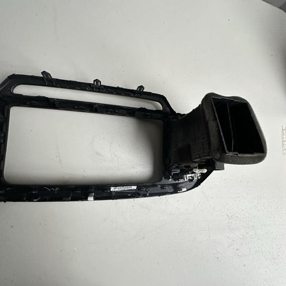 16-18 KIA SORENTO CENTER DASH RADIO SURROUND BEZEL TRIM PANEL Assembly Silver