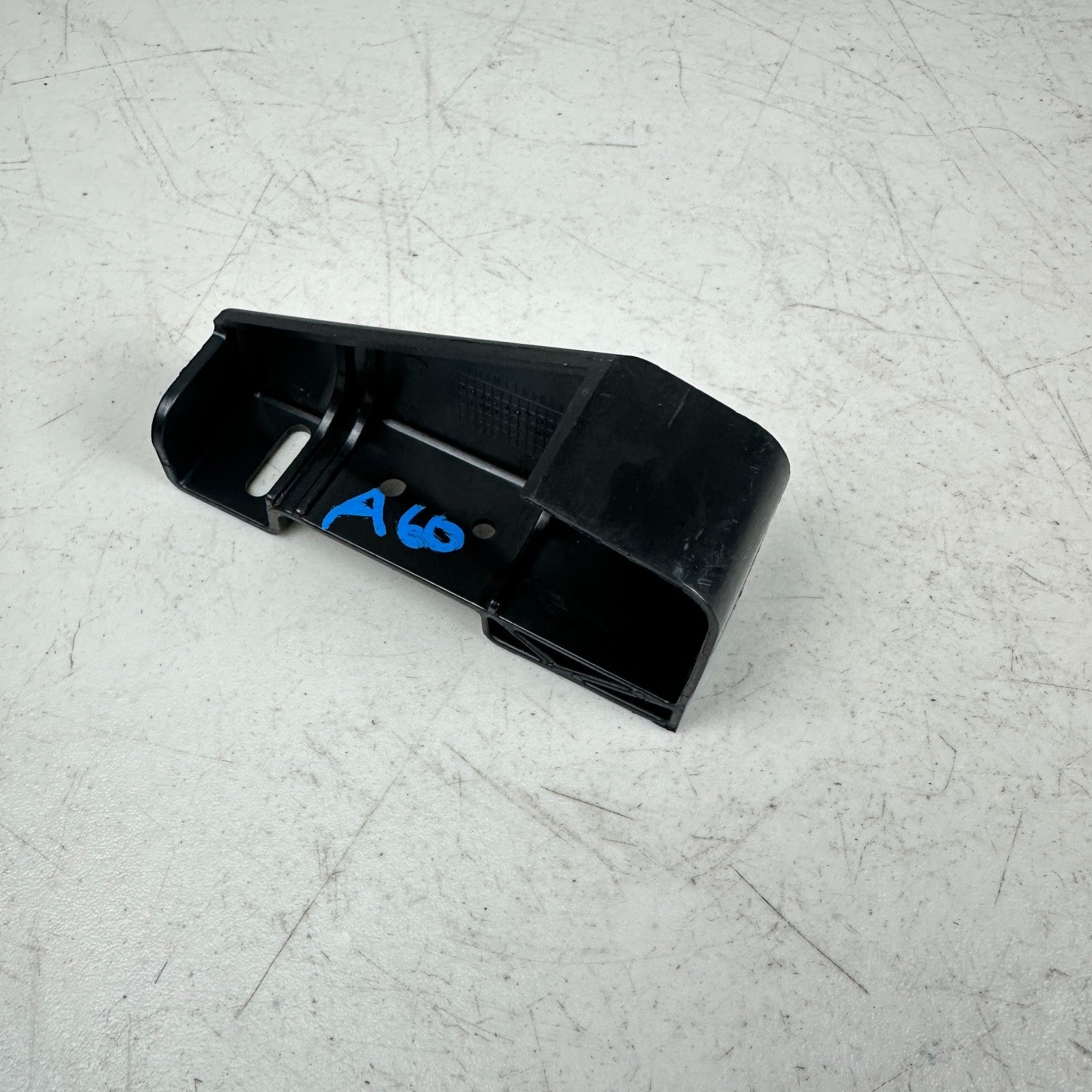 2014-2019 CHEVROLET CORVETTE C7 REAR LOAD FLOOR TRIM PANEL BRACKET 22854656 OEM