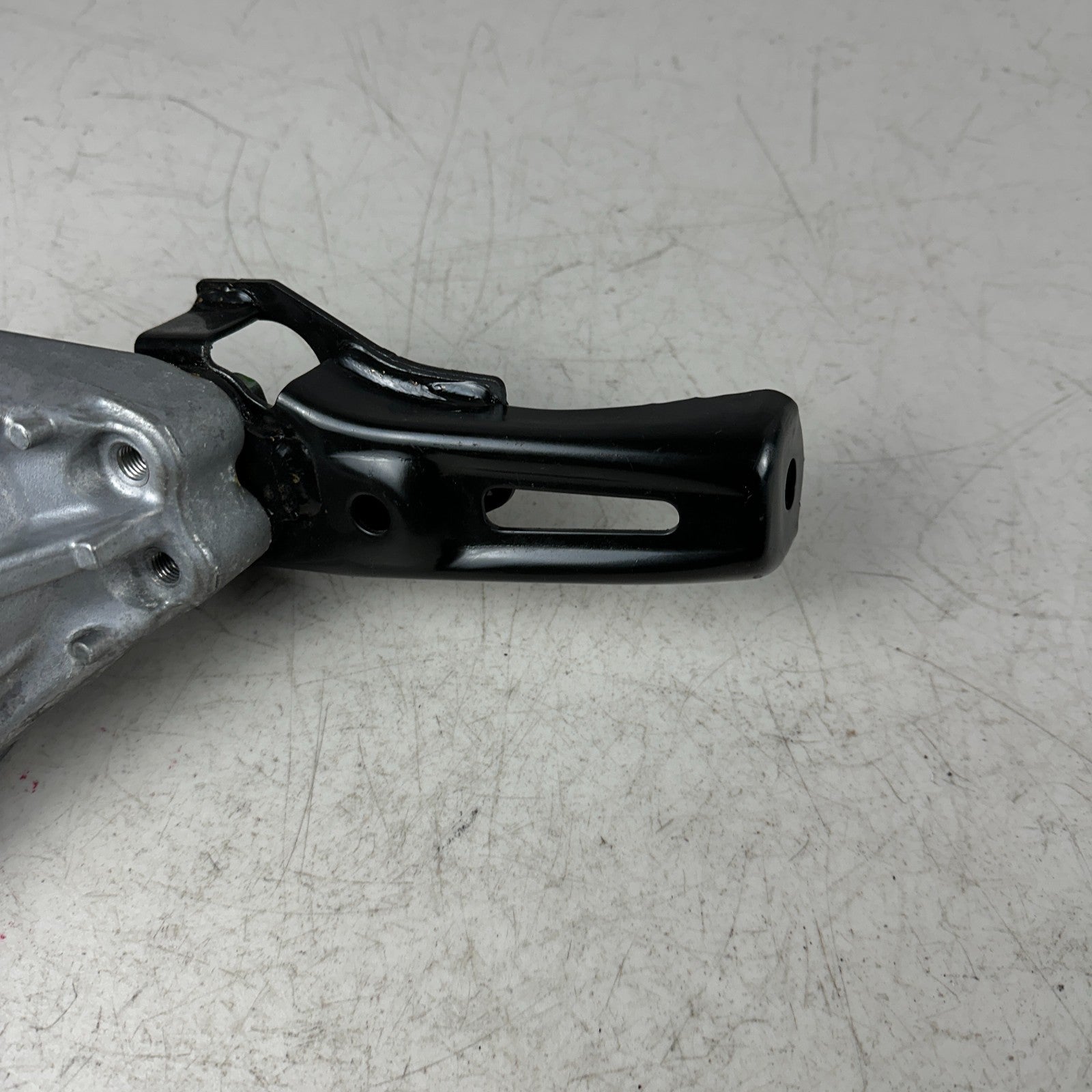2017-2019 HONDA CR-V FRONT RIGHT PASSENGER SIDE ENIGNE MOTOR SUPPORT MOUNT OEM