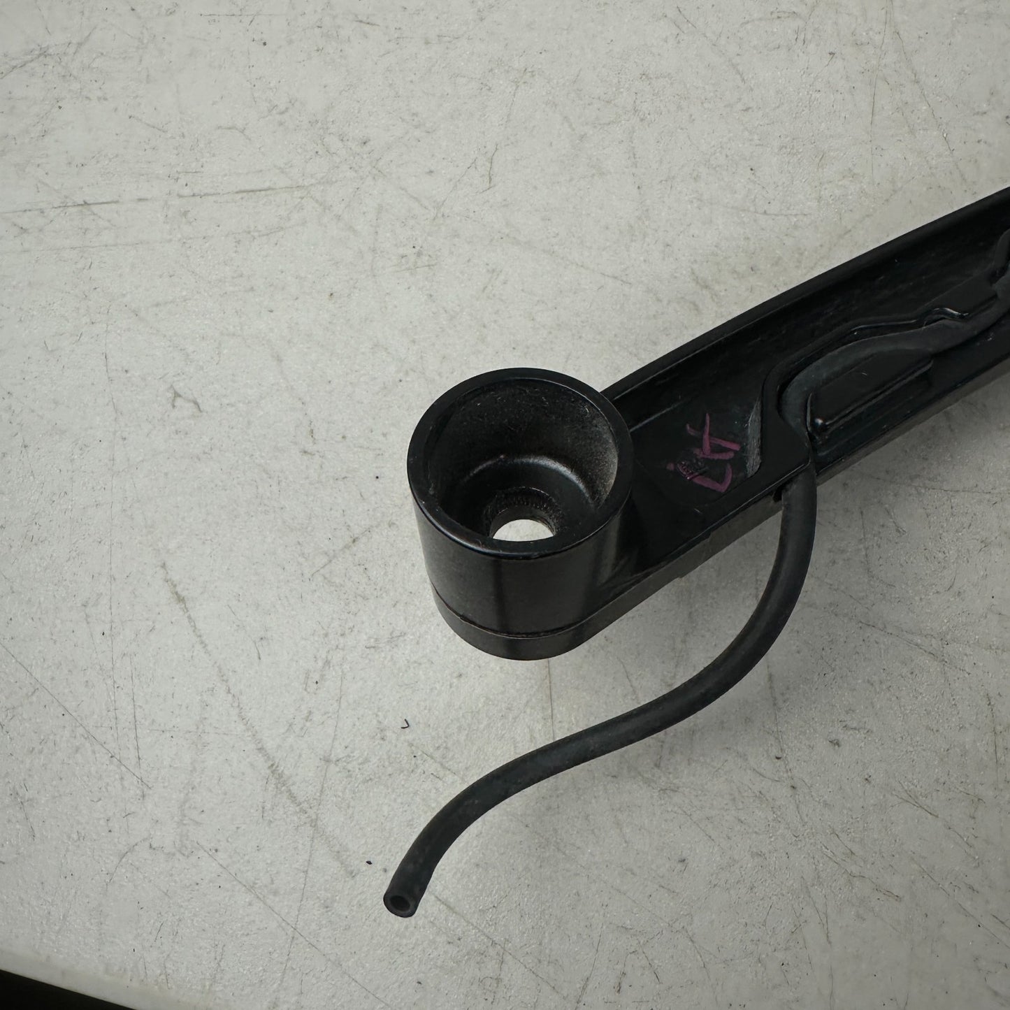 2014 - 2019 CHEVROLET CORVETTE FRONT WINDSHIELD LEFT DRIVER SIDE WIPER ARM OEM