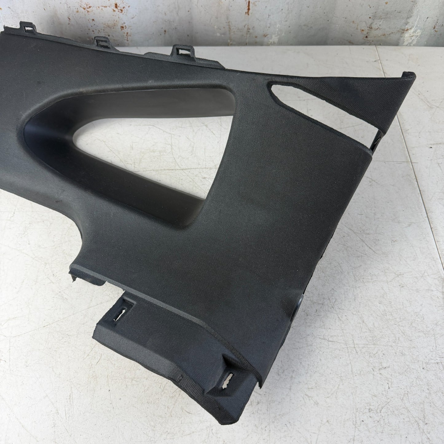 14-19 CHEVROLET CORVETTE C7 REAR RIGHT DRIVER QUARTER WINDOW TRIM 23114076 OEM