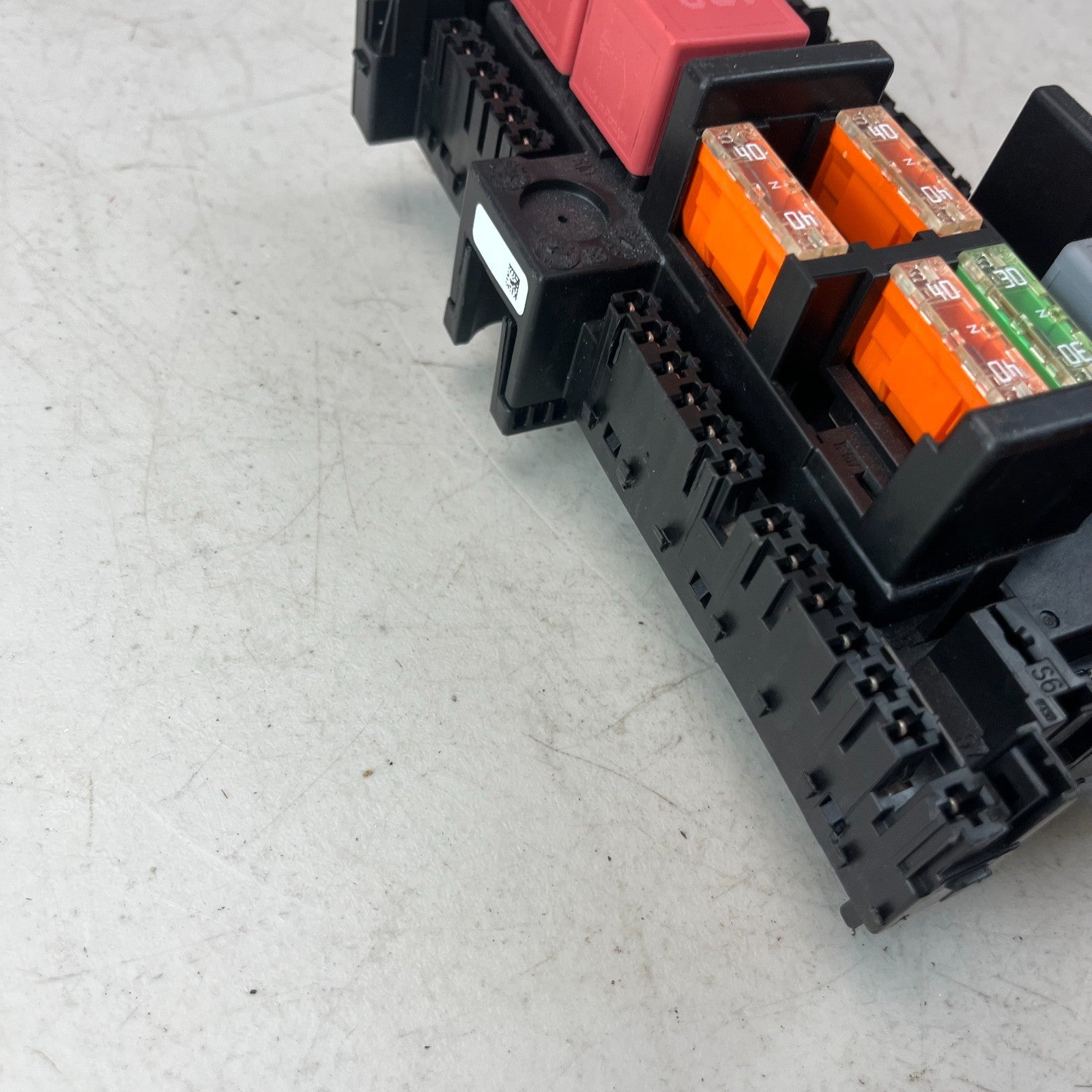 2015-2021 MERCEDES C300 REAR COMPARTMENT FUSE BOX RELAY MODULE UNIT A2059068501