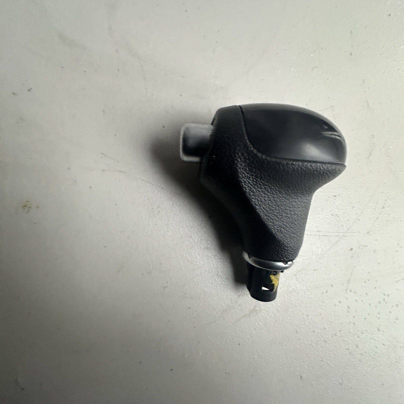 Kia Sorento 2016-2018 OEM Transmission Gear Shift Knob