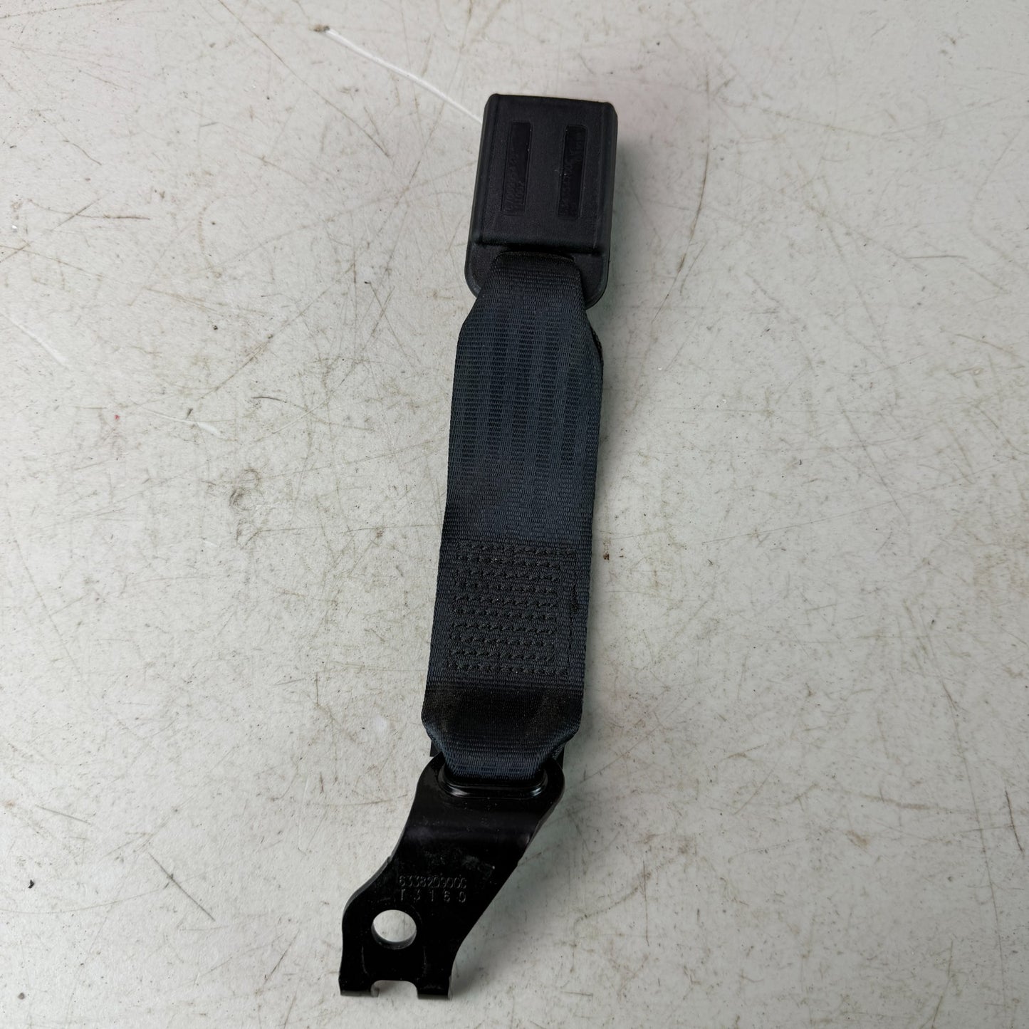 2017-2020 MASERATI LEVANTE REAR LEFT CENTER SEAT BELT BUCKLE END 06700995440 OEM