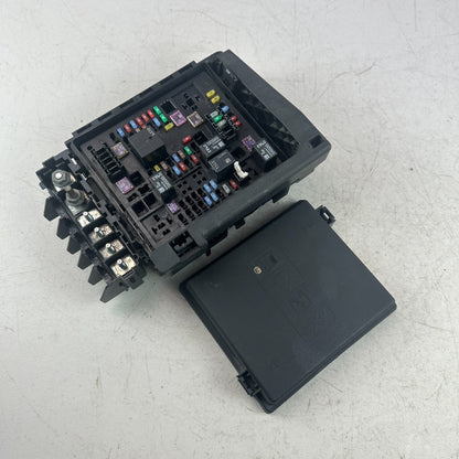 2018 CHEVROLET CAMARO ENGINE COMPARTMENT FUSE BOX RELAY BLOCK 84044721 OEM