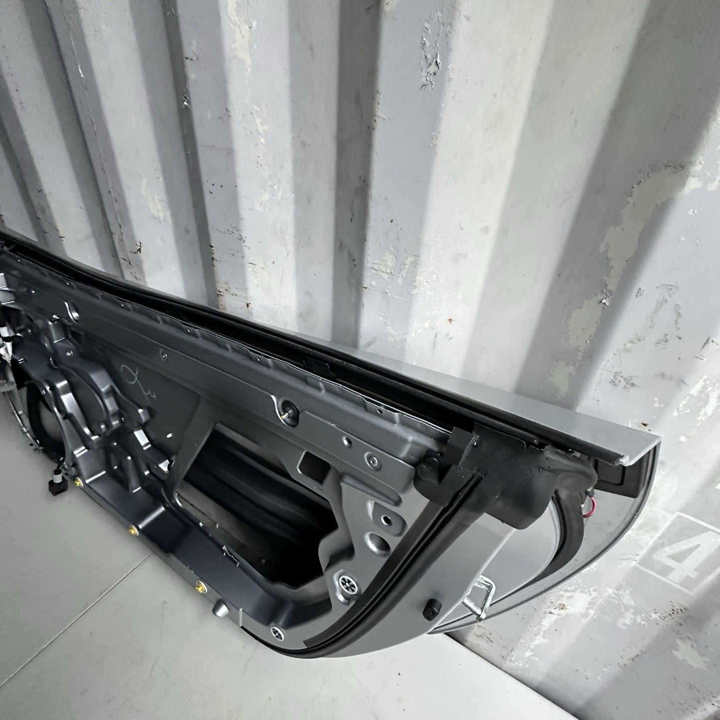 2014 2015 2016 2017 2018 2019 CHEVY CORVETTE C7 RIGHT DOOR SHELL OEM RH Silver
