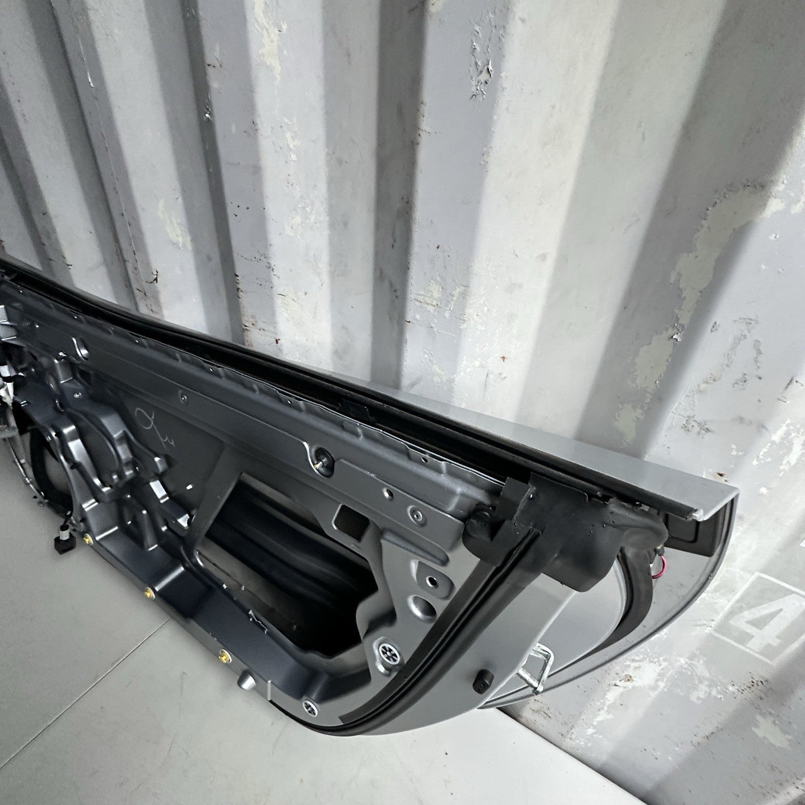 2014 2015 2016 2017 2018 2019 CHEVY CORVETTE C7 RIGHT DOOR SHELL OEM RH Silver