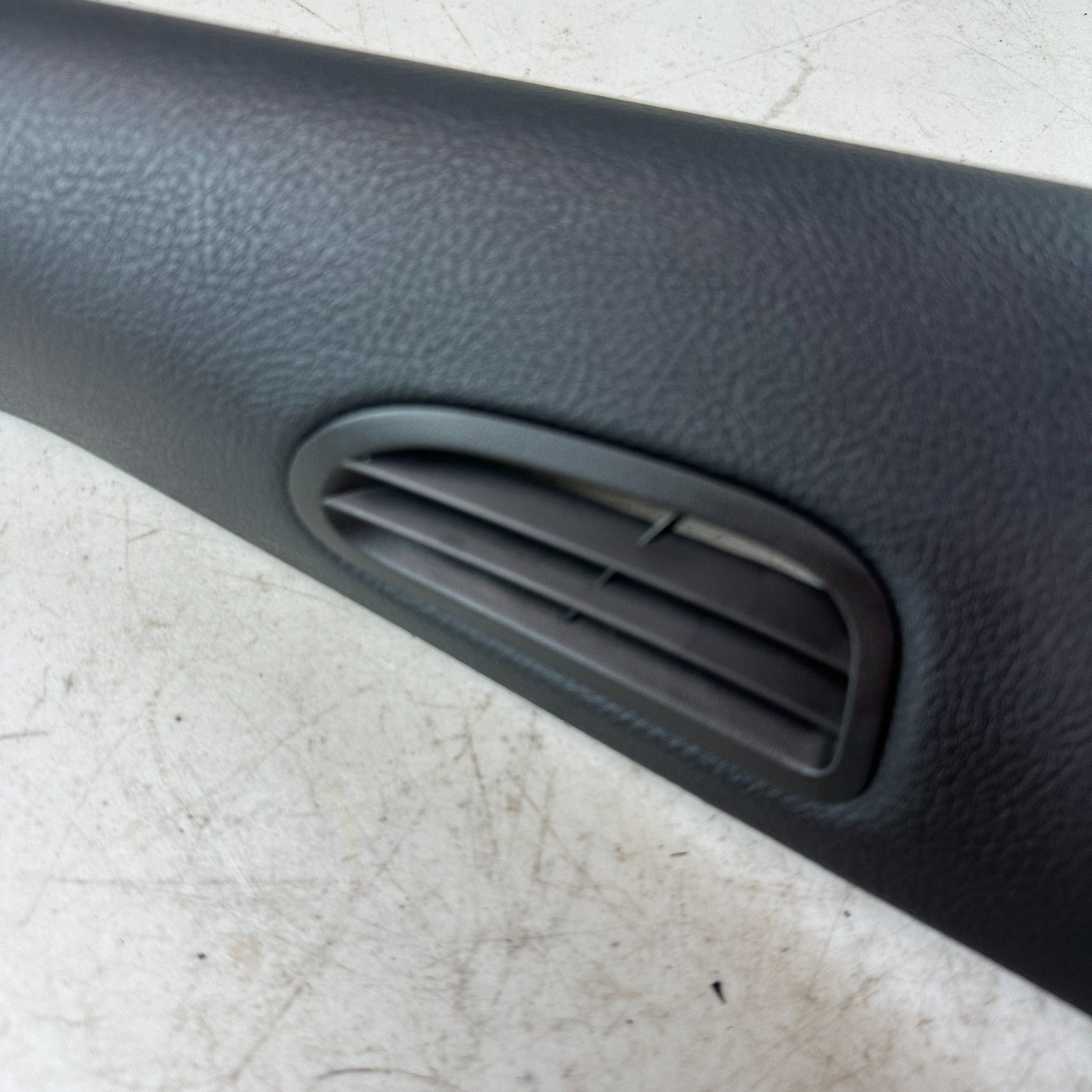 05-13 CHEVROLET CORVETTE C6 WINDSHIELD FRONT LEFT A-PILLAR TRIM COVER PANEL OEM