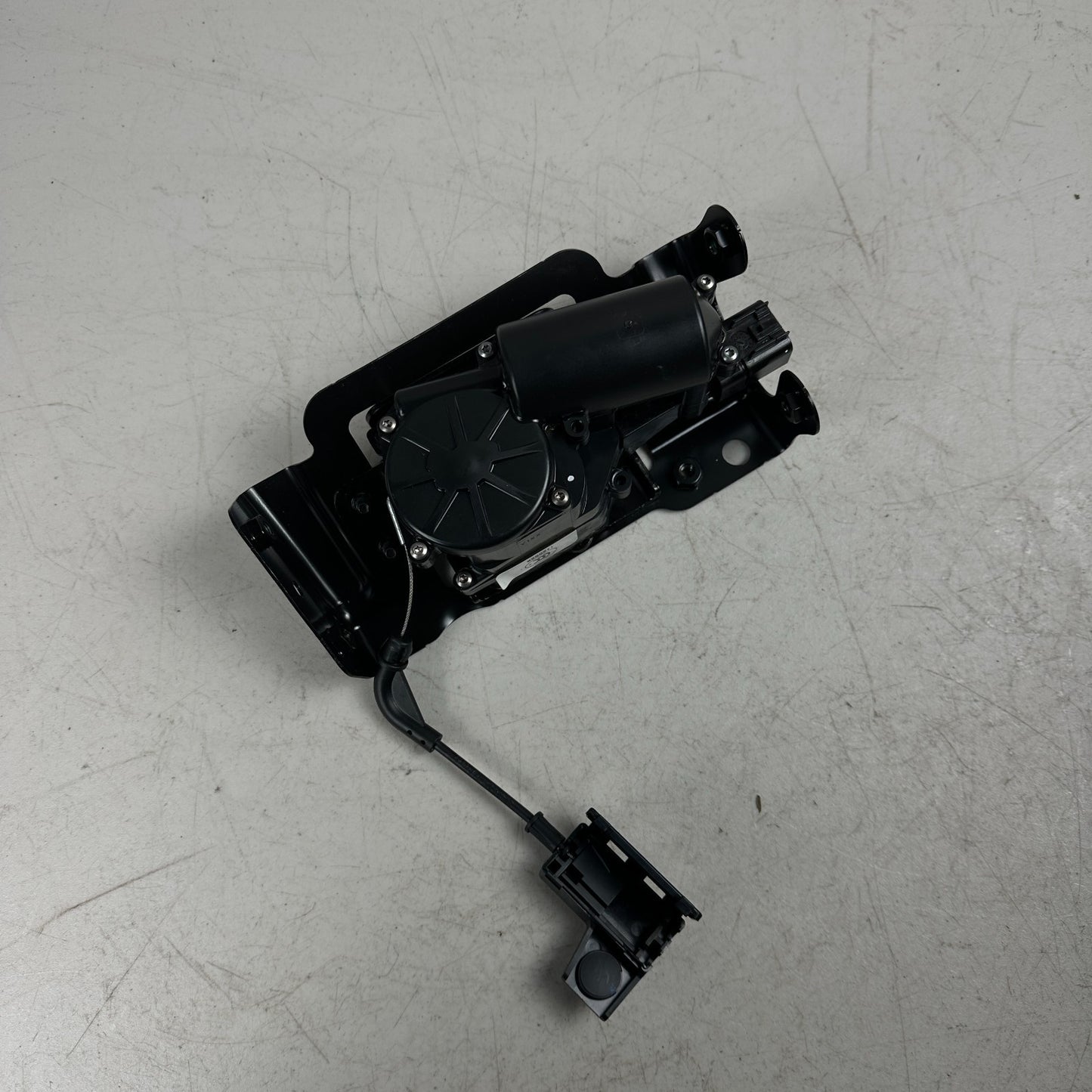 2014-2019 CHEVROLET CORVETTE C7 REAR TAILGATE TRUNK LID LOCK LATCH ACTUATOR OEM