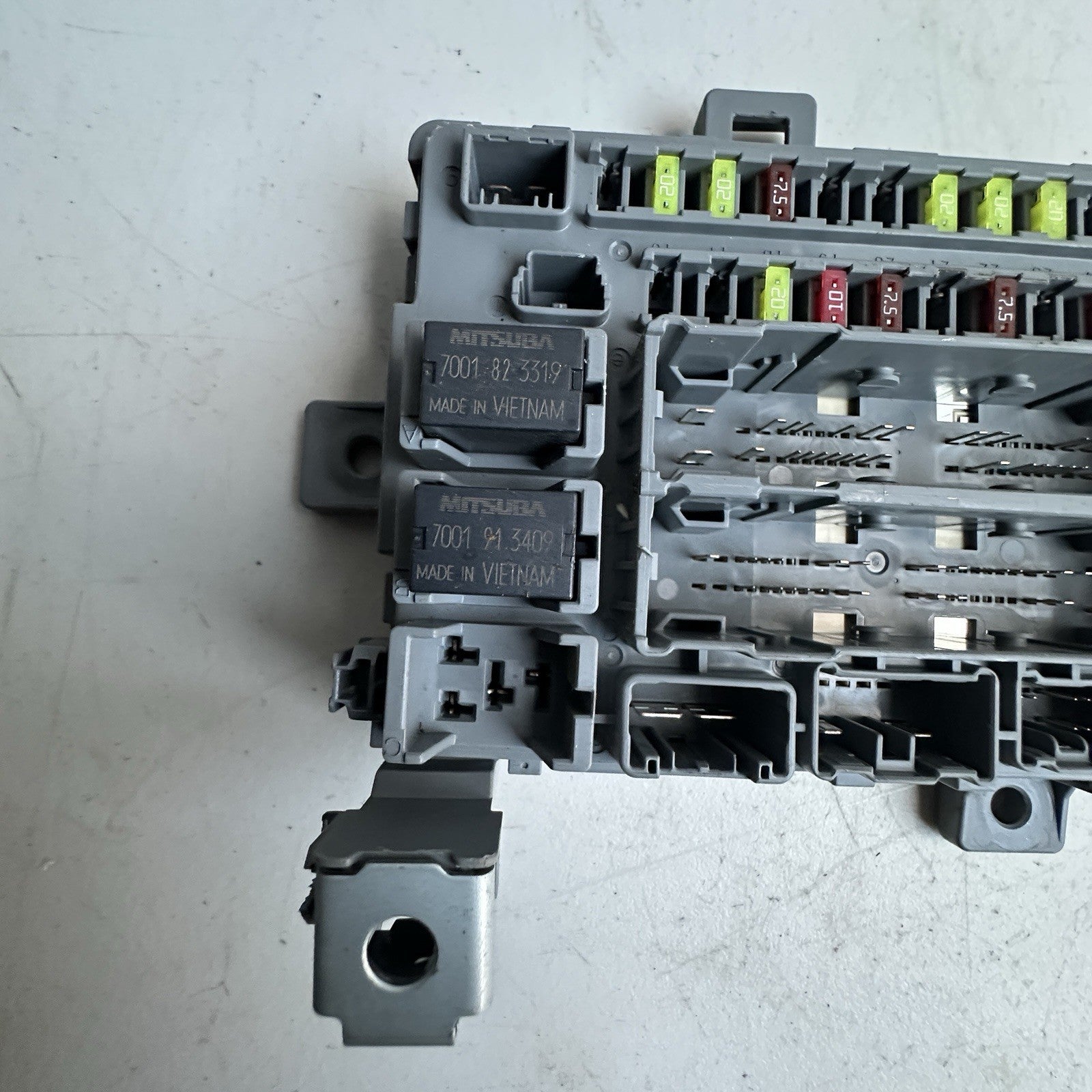 2014-2017 Acura RLX OEM Right Front Dash Fuse Box Module Junction Box