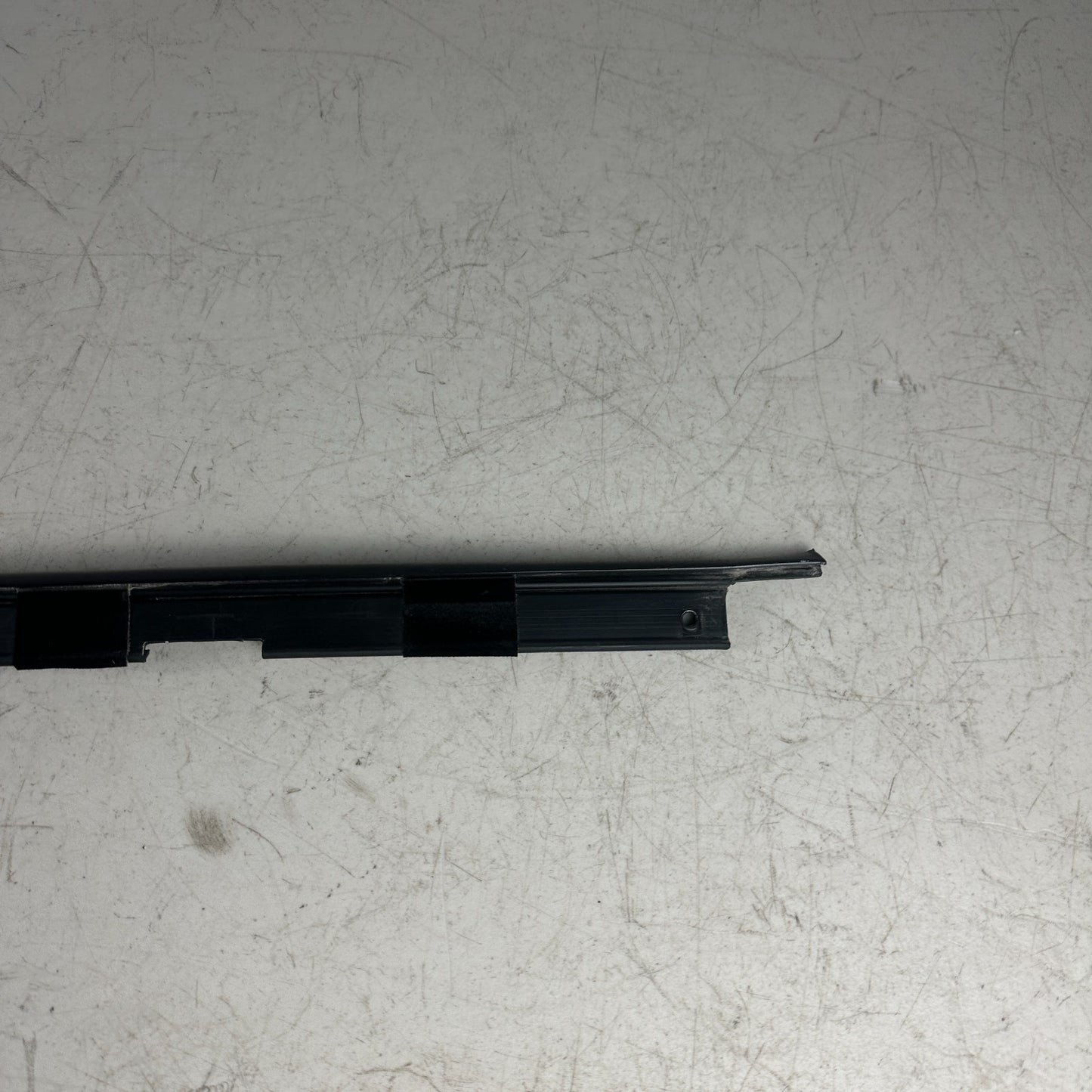 2014-2019 CHEVROLET CORVETTE C7 WINDSHIELD UPPER HEAD TRIM MOLDING COVER OEM