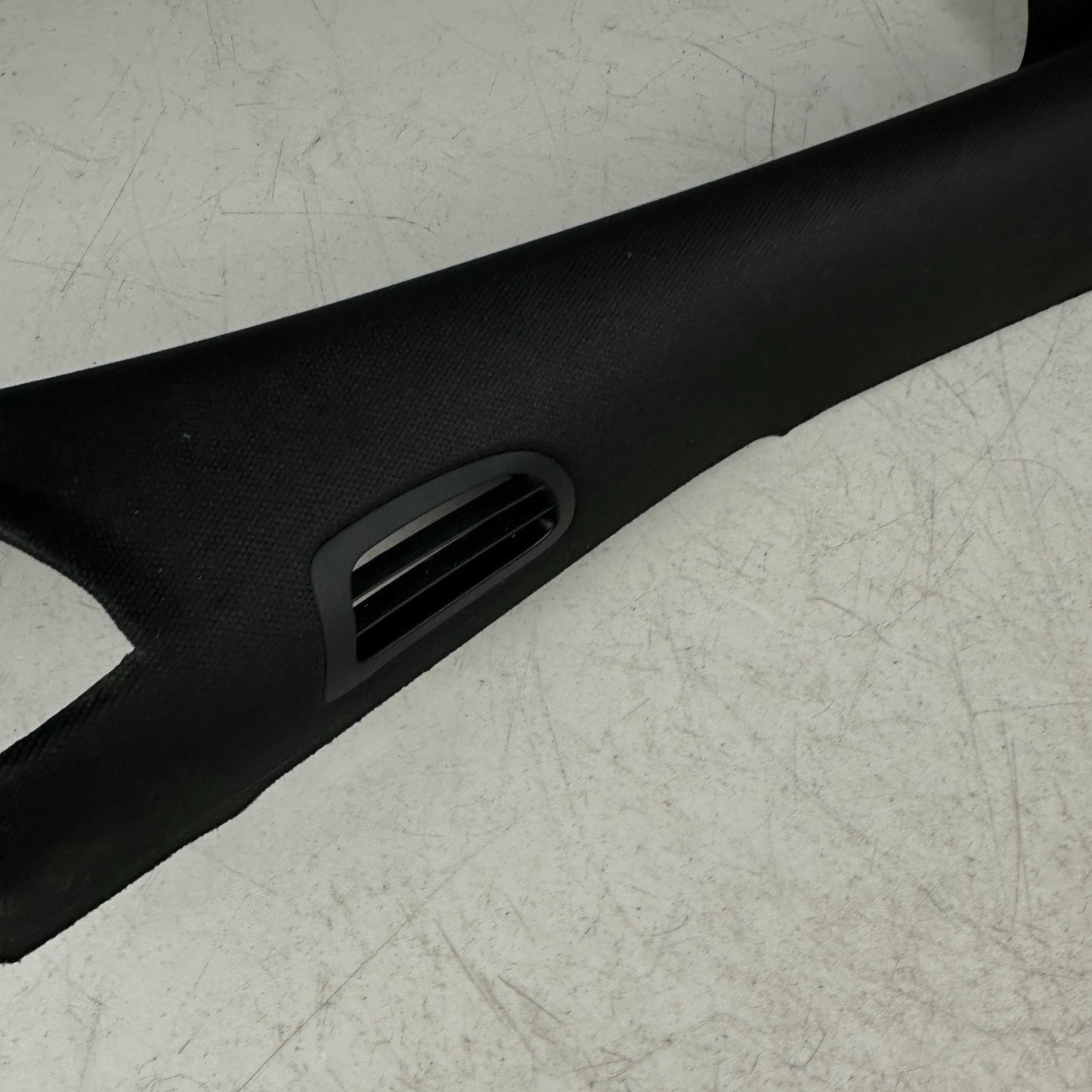 2014-2019 CHEVROLET CORVETTE C7 WINDSHIELD RIGHT SIDE A PILLAR TRIM COVER OEM