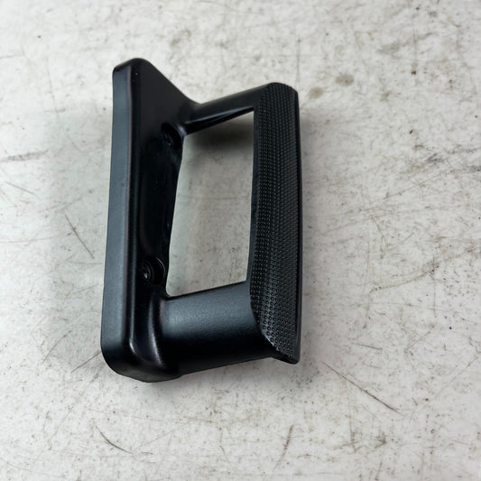 05-13 CHEVY CORVETTE RIGHT PASSENGER SIDE EXTERIOR DOOR HANDLE SWITCH BEZEL OEM
