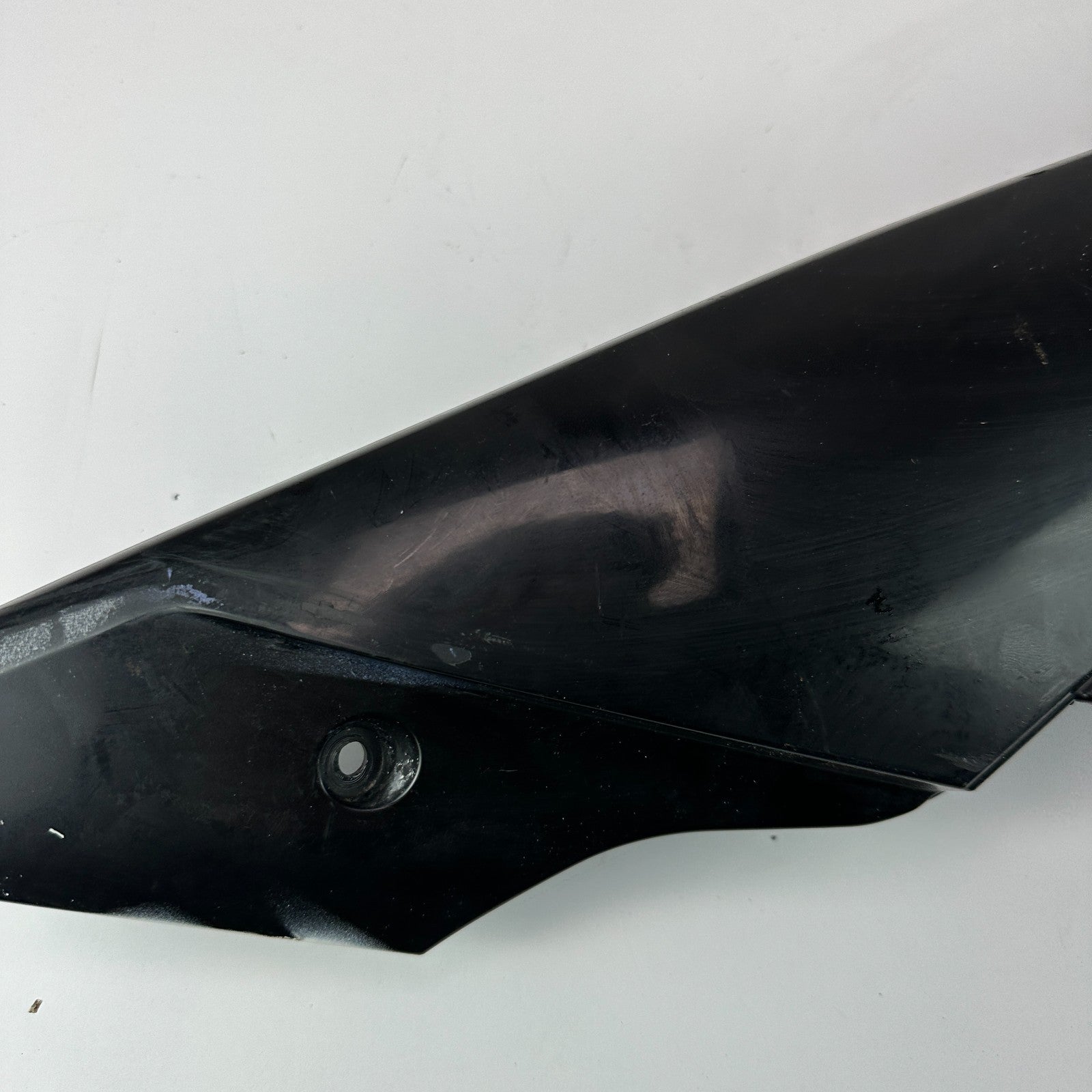 2005-2013 CHEVROLET CORVETTE C6 FRONT LEFT SIDE DOOR WINDOW A-PILLAR MOLDING OEM