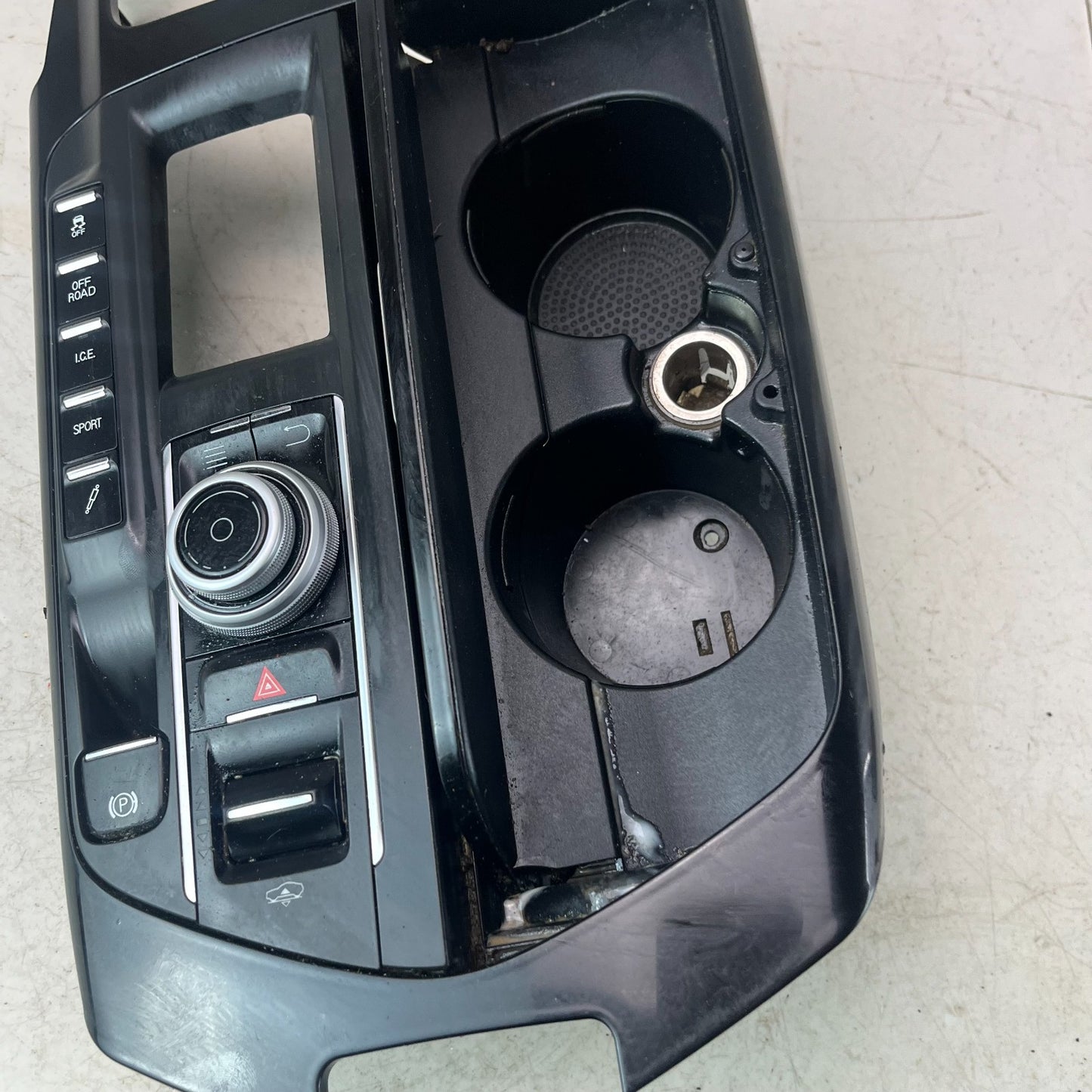 2017-2020 MASERATI LEVANTE GEAR SHIFTER CUP HOLDER PANEL W/ SWITCH 670064671 OEM