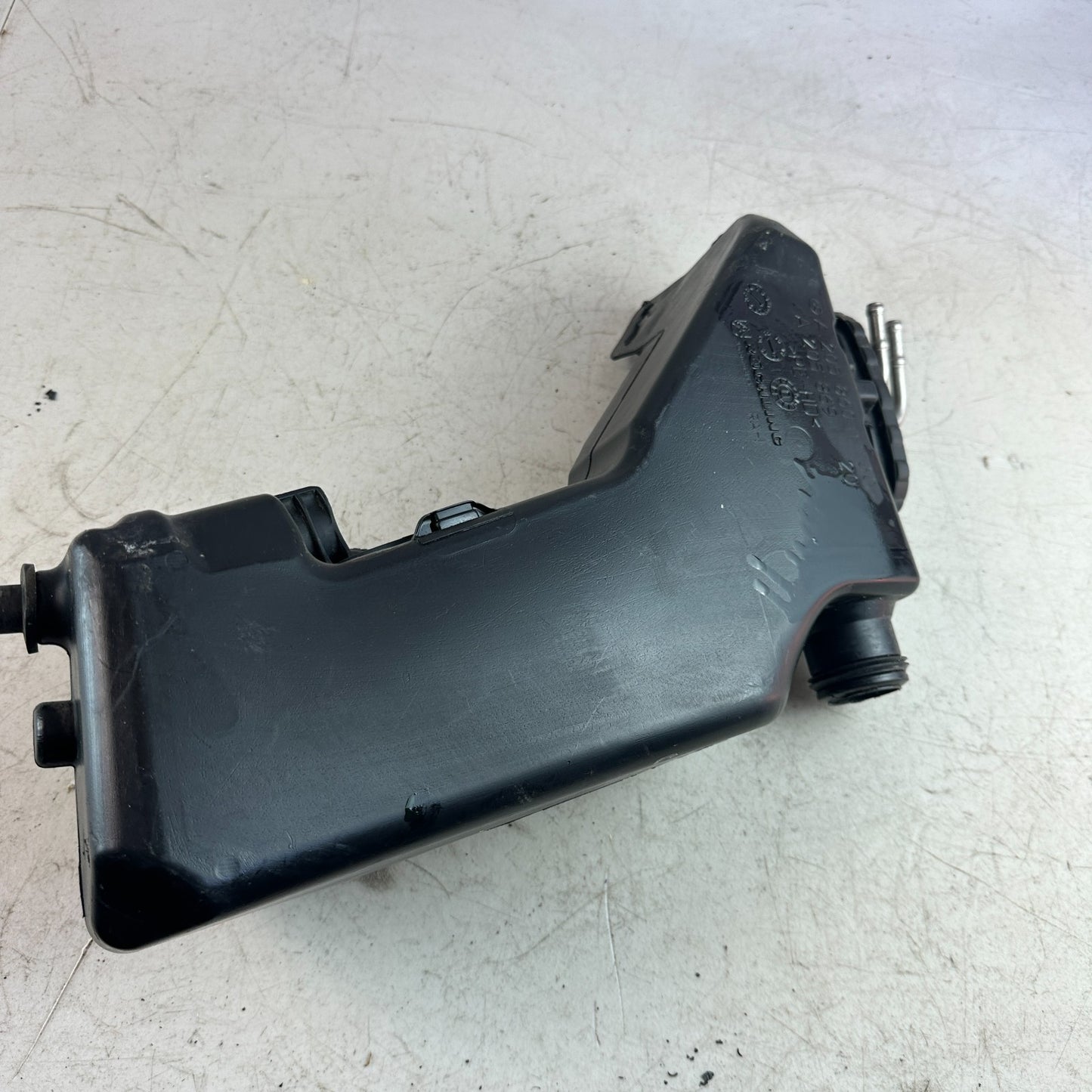 2015-2023 MERCEDES W205 C300 FRONT WIPER WASHER RESERVOIR BOTTLE A2058600260 OEM