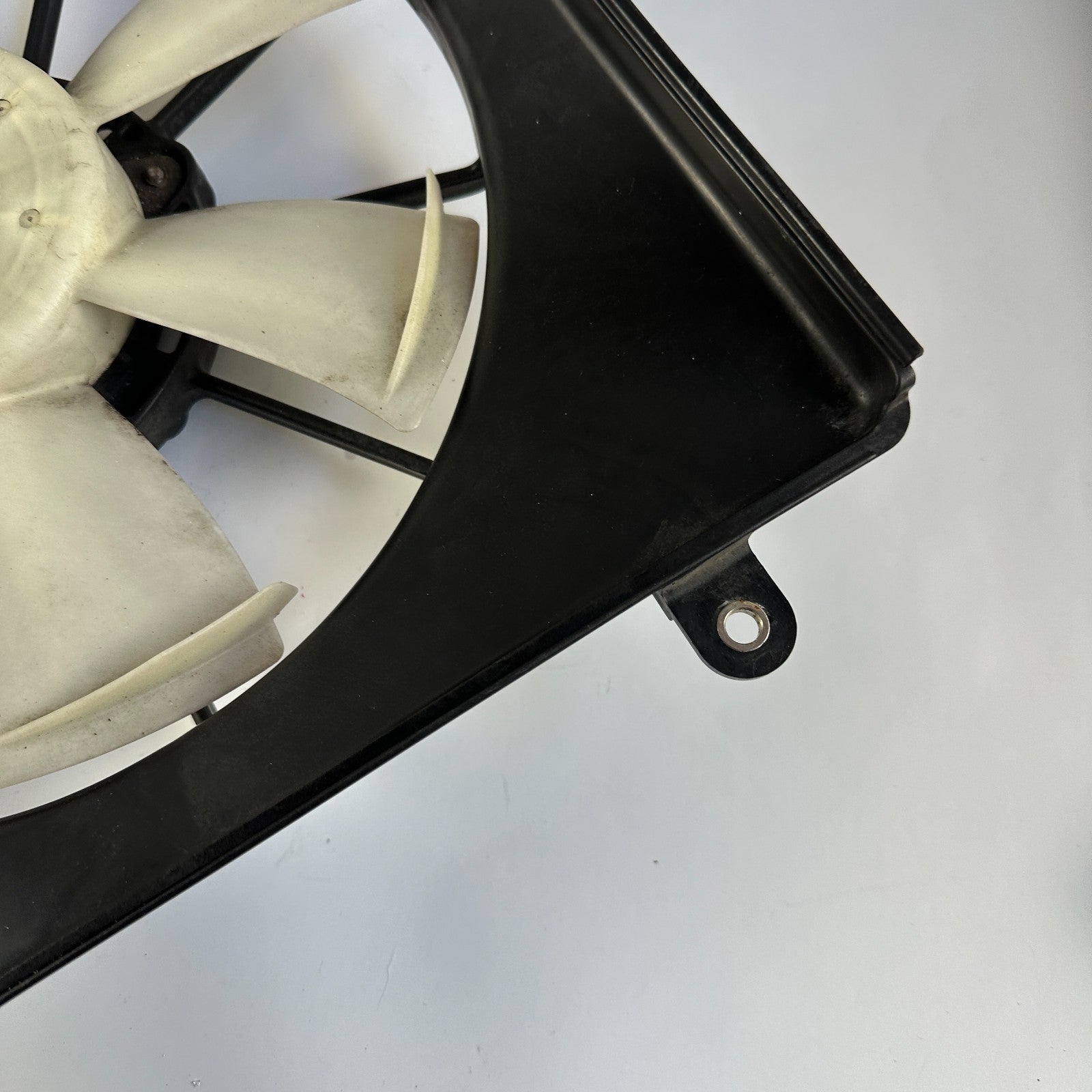 2013-2017 HONDA ACCORD ENGINE RADIATOR COOLING FAN BLADE MOTOR ASSEMBLY OEM