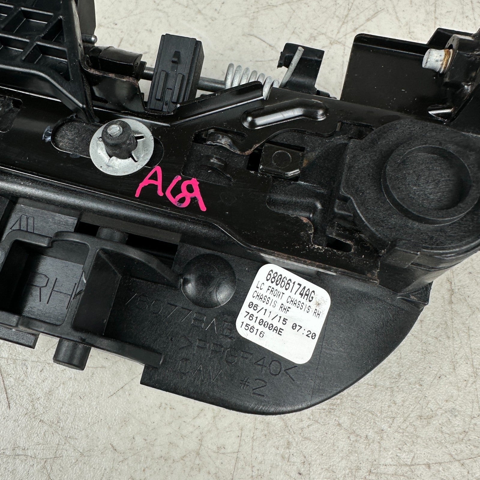2011-2023 DODGE CHALLENGER FRONT RIGHT SIDE DOOR EXTERIOR HANDLE BLUE 68066174AG