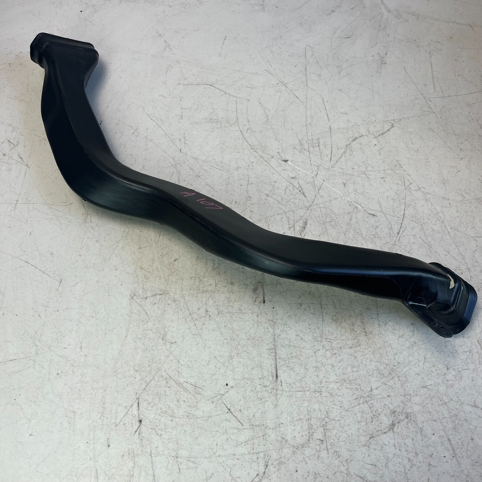 2008 2015 CADILLAC CTS-V FRONT LEFT DRIVER SIDE WINDOW DEFOGGER OUTLET DUCT TUBE