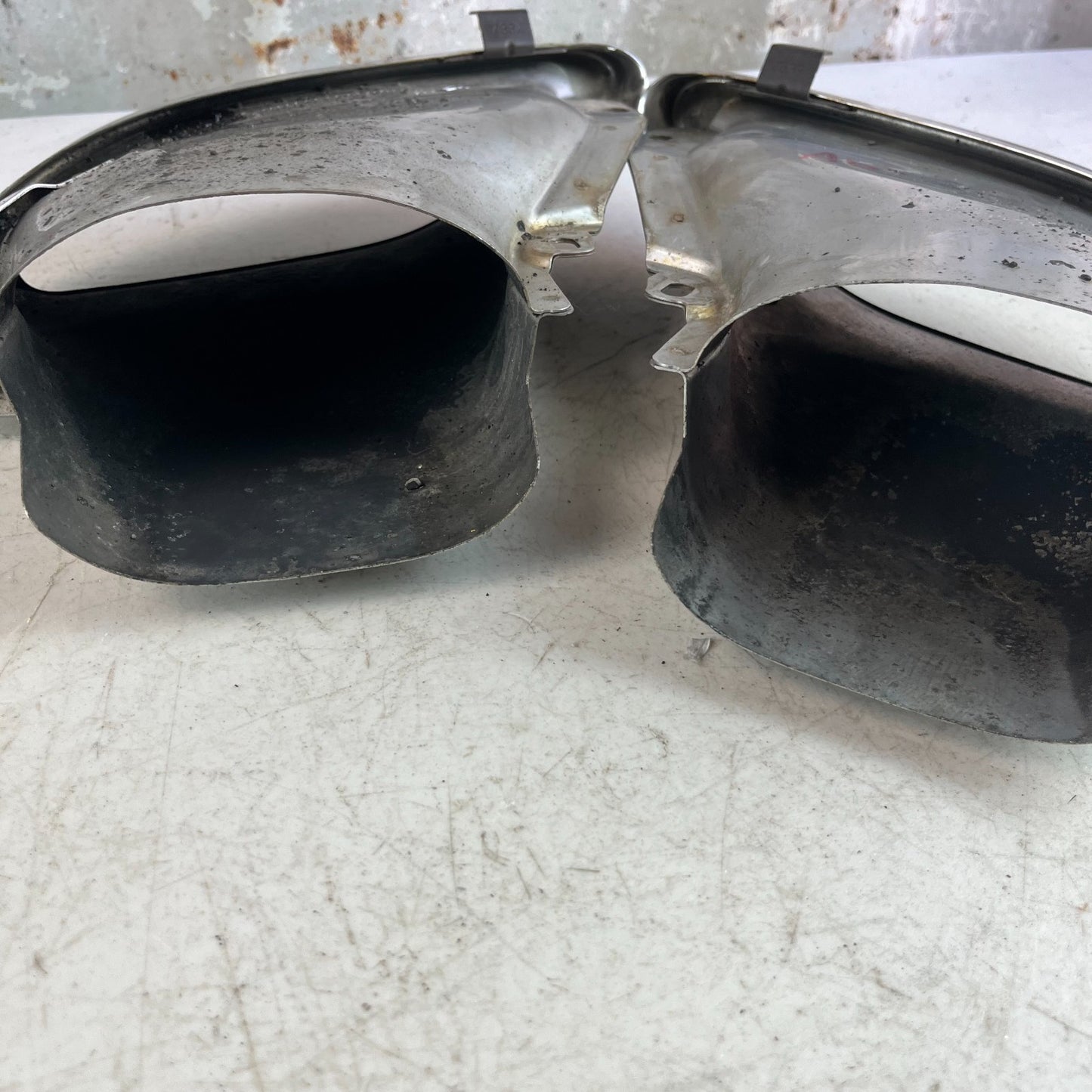2015-2021 MERCEDES W205 C300 REAR LEFT & RIGHT SIDE EXHAUST MUFFLER TIP PAIR OEM