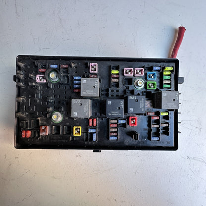 2011-2016 Chevy Cruze Malibu  Engine Relay Fuse Box 812461952