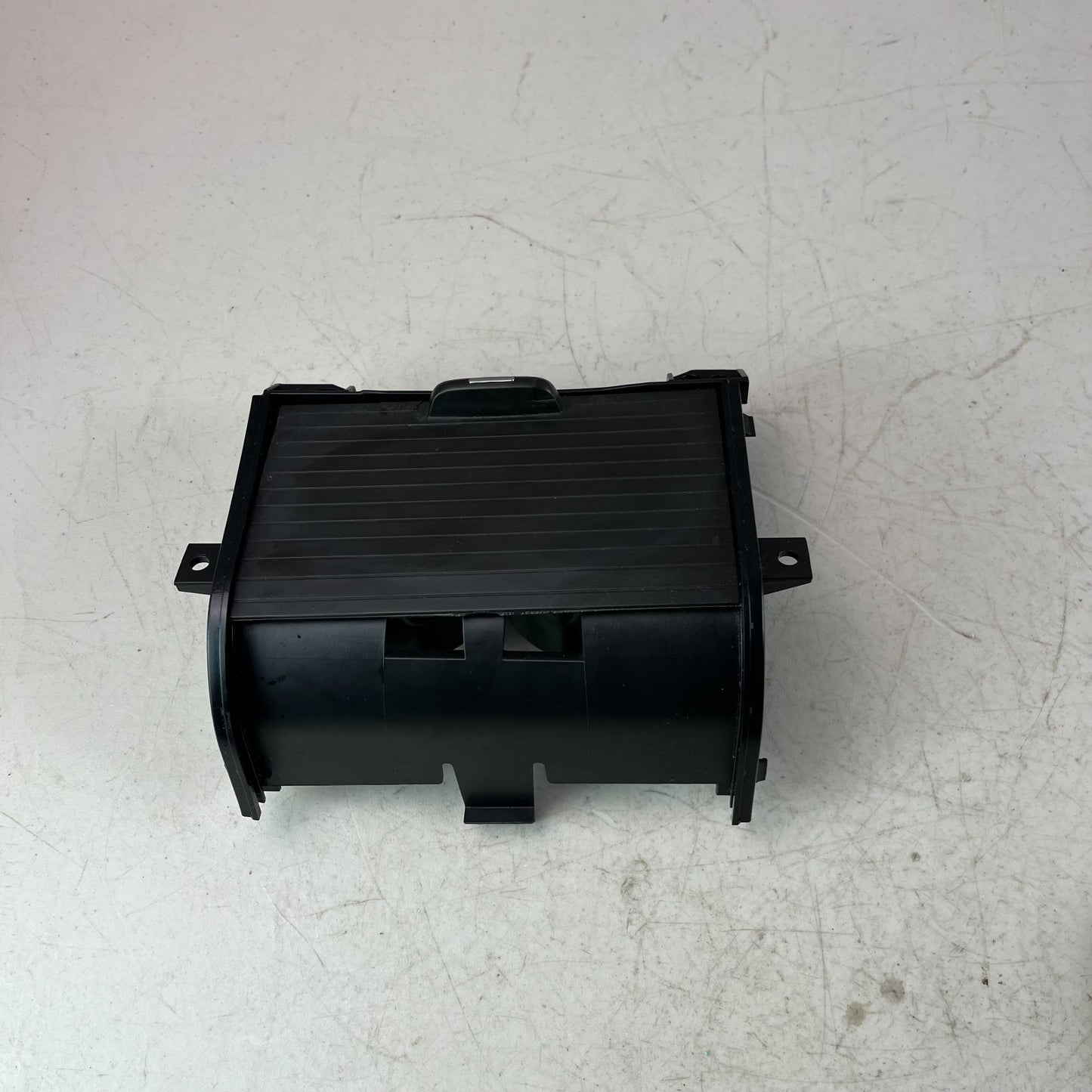 2005-2013 CHEVROLET CORVETTE C6 CENTER CONSOLE DUAL CUP HOLDER ASSY OEM 10324517