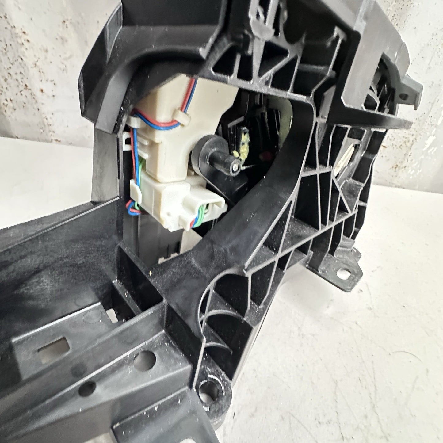 2020-2022 TOYOTA COROLLA FLOOR GEAR SHIFTER BLACK 2.0L AT FWD
