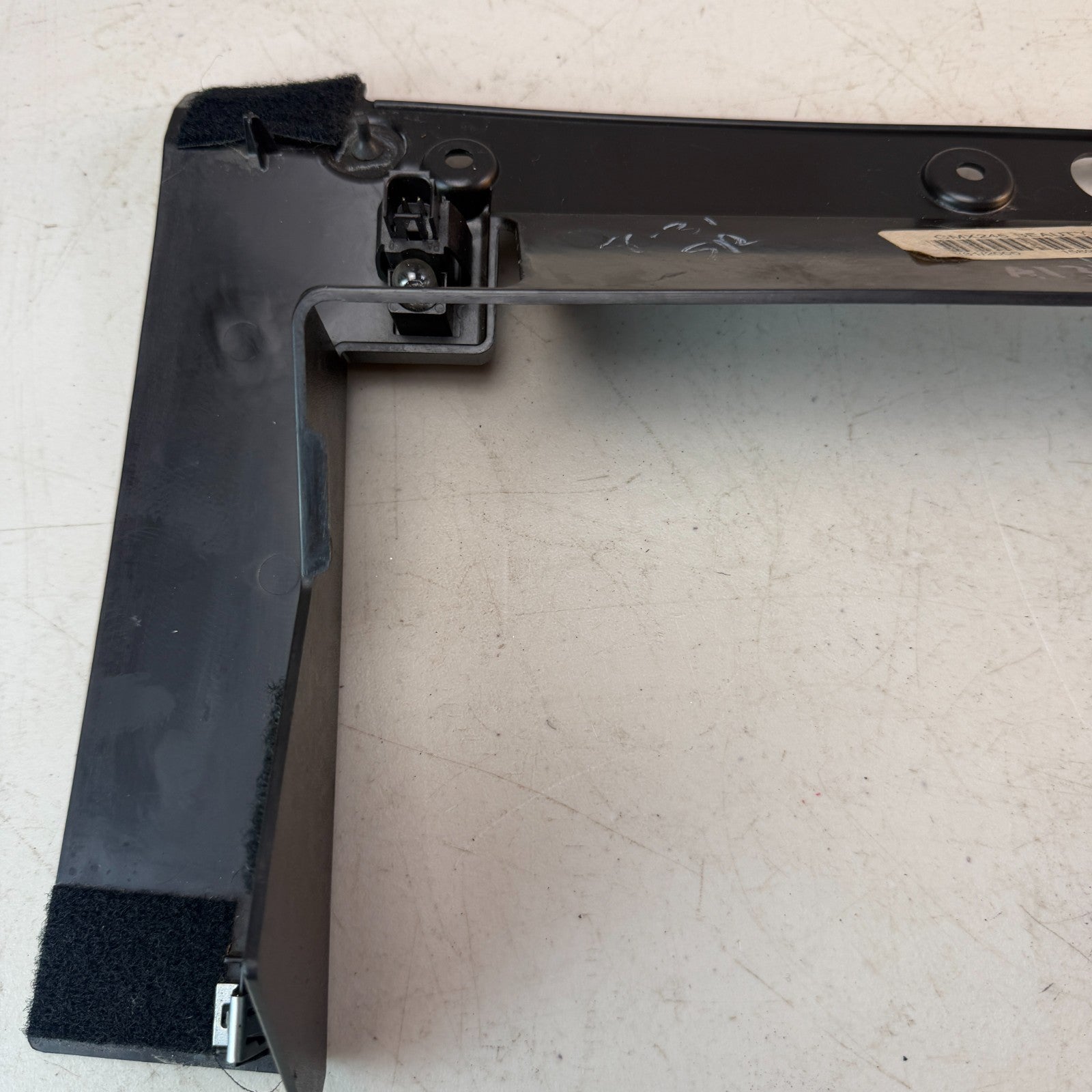 2005-2013 CHEVROLET CORVETTE C6 FRONT LEFT DRIVER SIDE GLOVE BOX FRAME TRIM OEM