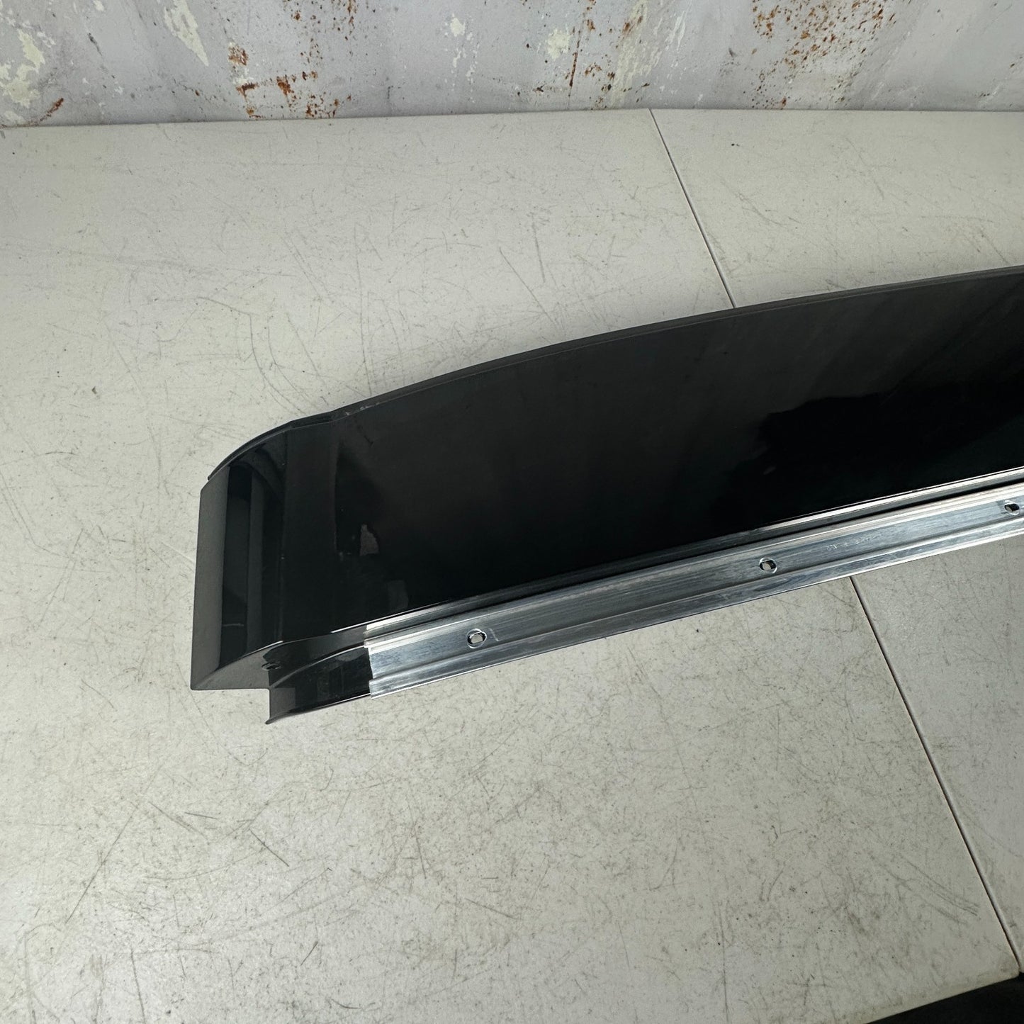 2014-2019 CHEVROLET CORVETTE C7 REAR ROOF EXTENSION COVER PANEL 23316884 OEM