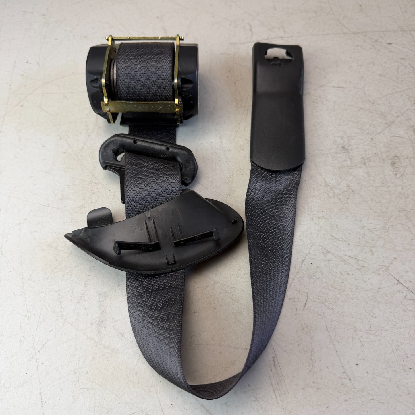 05-13 CHEVROLET CORVETTE C6 FRONT LEFT SEATBELT SEAT BELT RETRACTOR BLACK OEM
