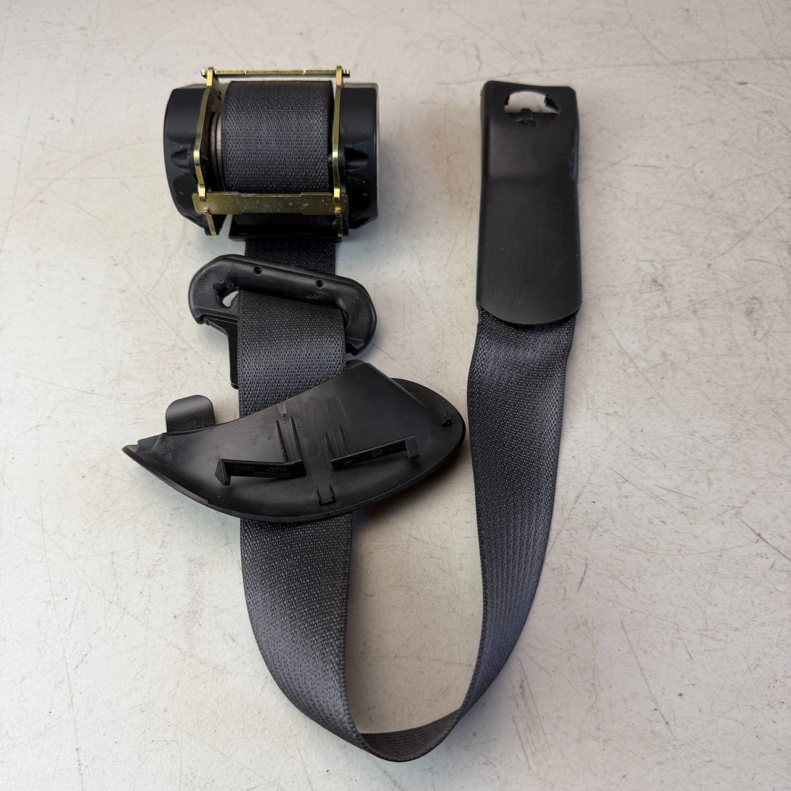 05-13 CHEVROLET CORVETTE C6 FRONT LEFT SEATBELT SEAT BELT RETRACTOR BLACK OEM