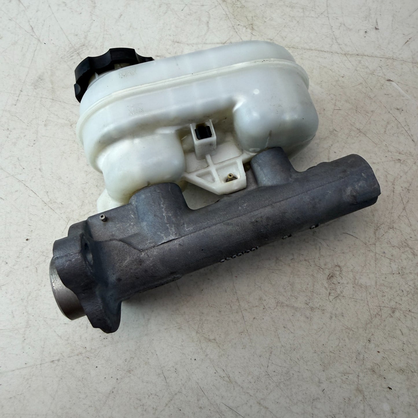 05-13 CHEVROLET CORVETTE C6 BRAKE MASTER CYLINDER WITH RESERVOIR TANK 15770192