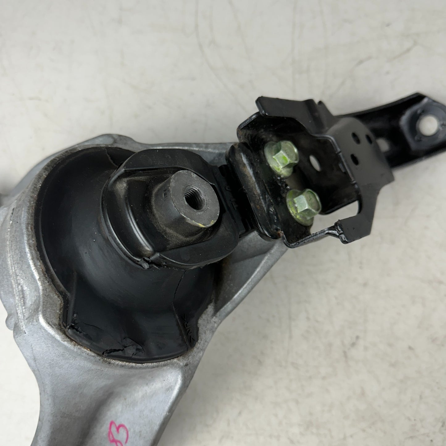 2017-2019 HONDA CR-V FRONT RIGHT PASSENGER SIDE ENIGNE MOTOR SUPPORT MOUNT OEM