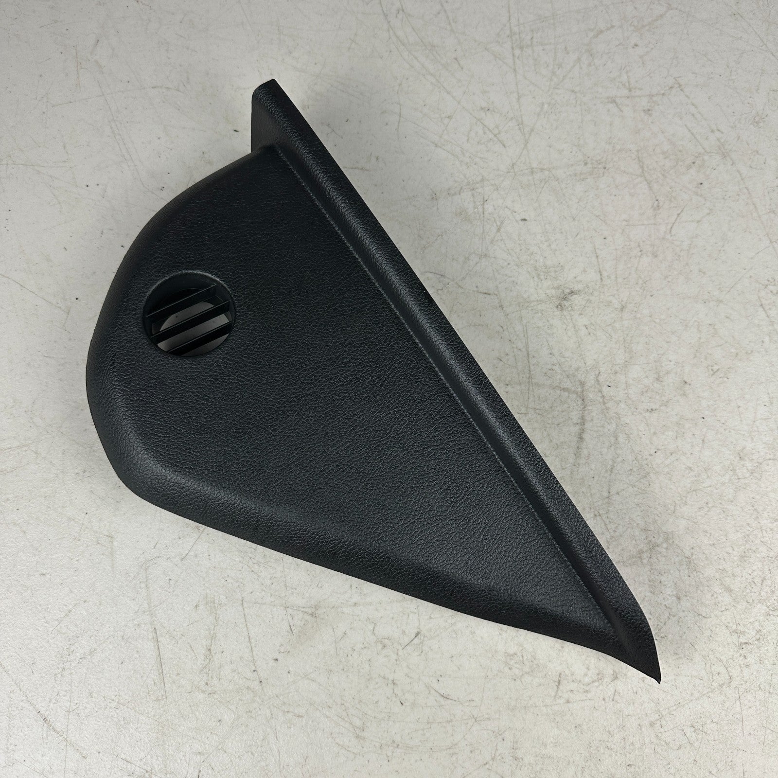 2015-2023 DODGE CHALLENGER RIGHT PASSENGER SIDE DASHBOARD END COVER CAP TRIM OEM