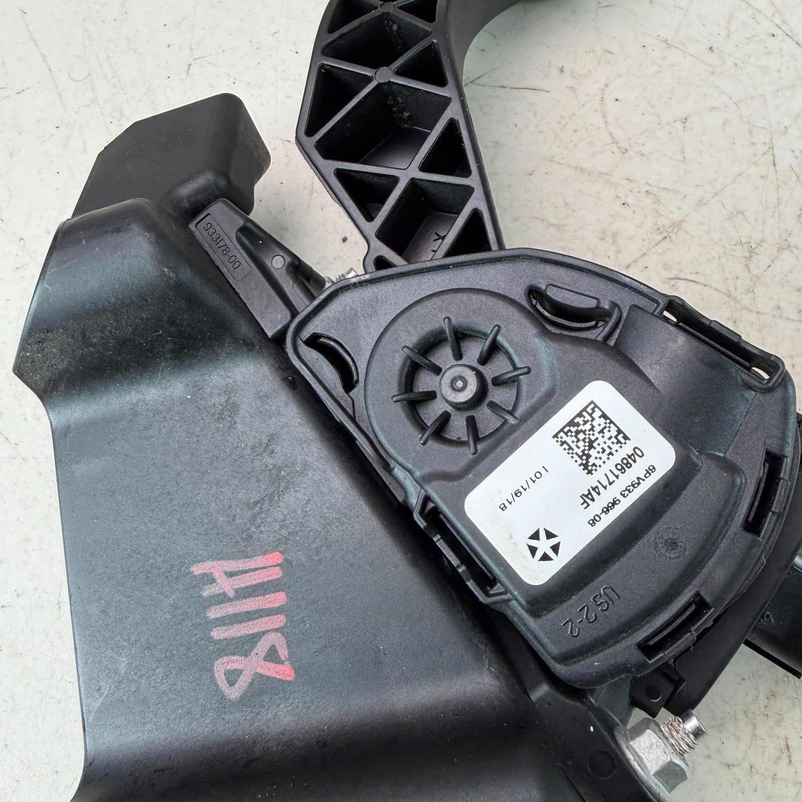 2017-2020 MASERATI LEVANTE GAS PEDAL ACCELERATOR THROTTLE SENSOR 04861714AF OEM