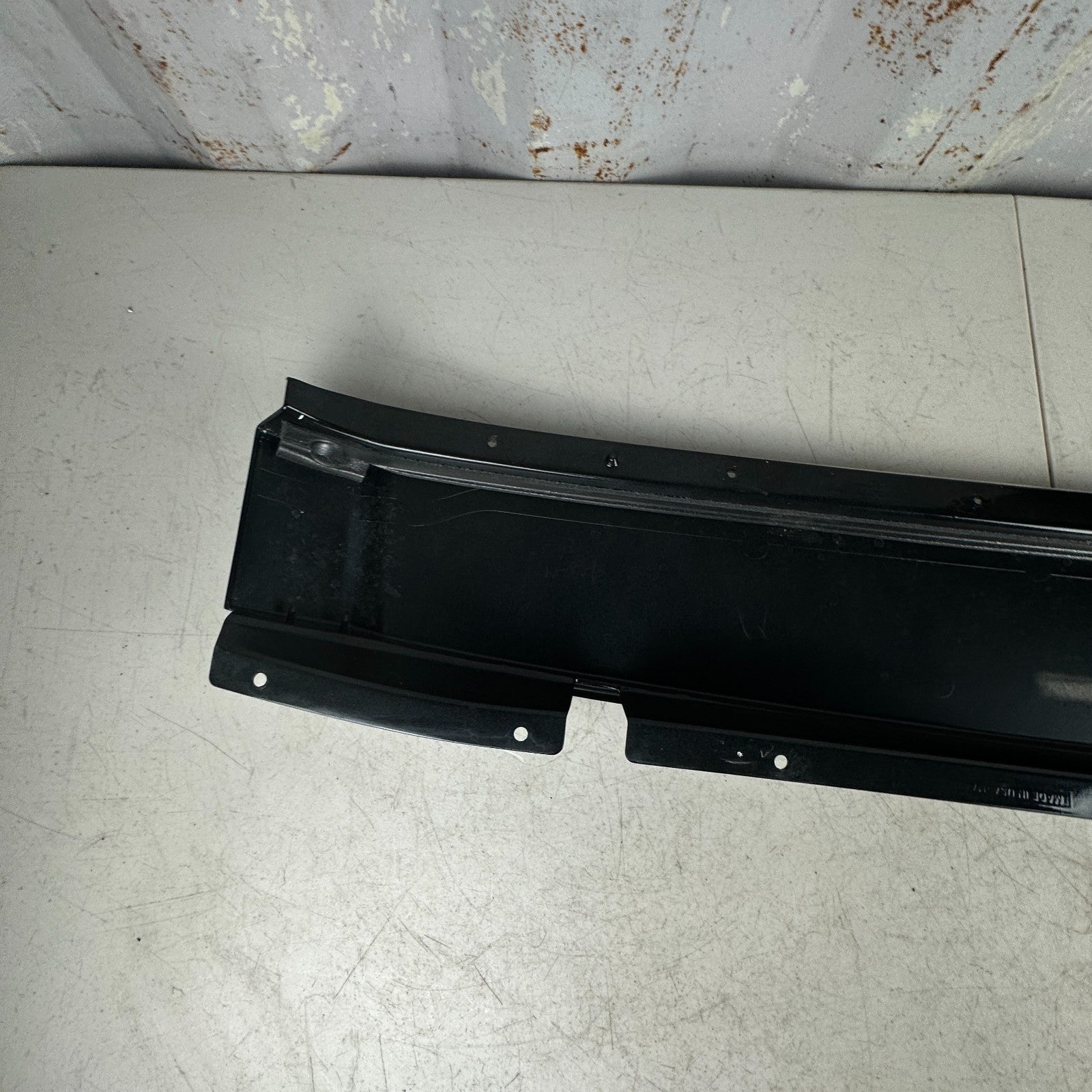 2014-2019 CHEVROLET CORVETTE C7 REAR ROOF EXTENSION COVER PANEL 23316884 OEM