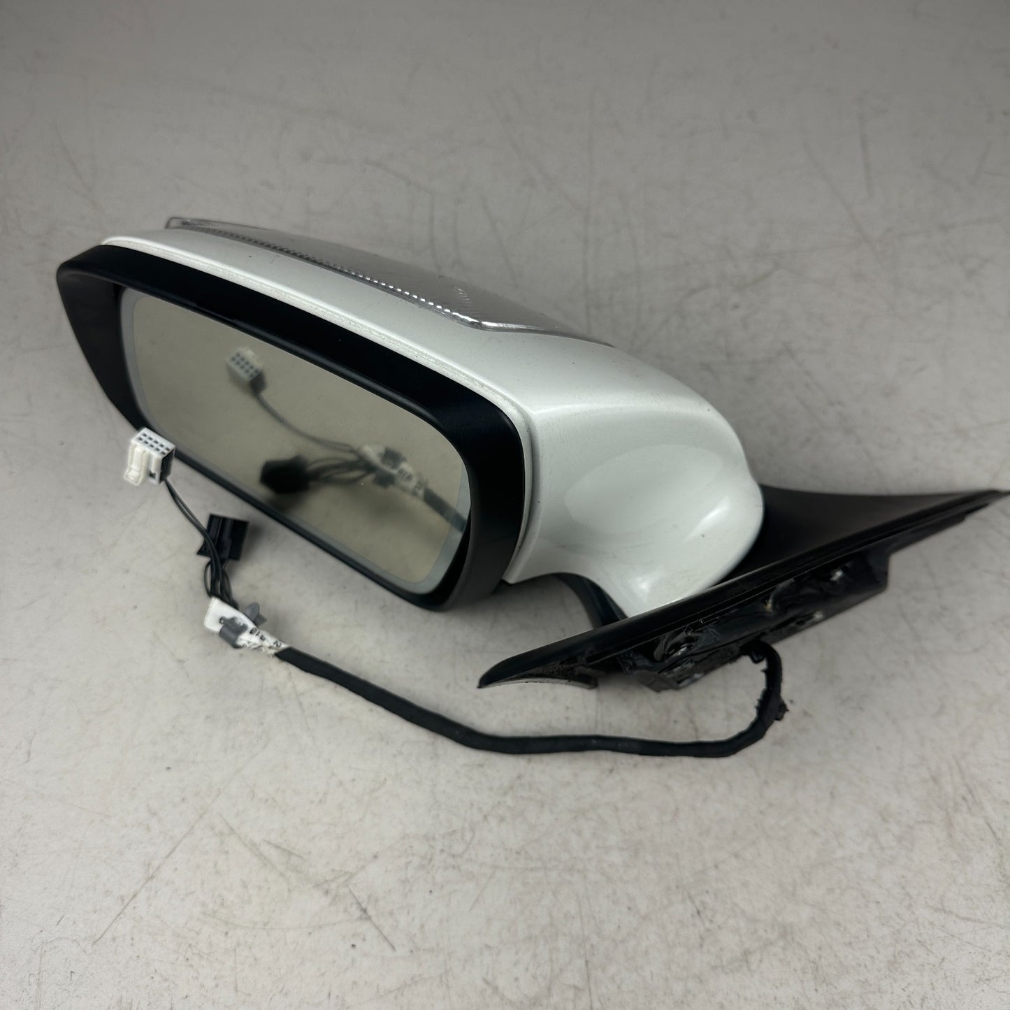 08-09 MERCEDES W204 C300 C63 FRONT LEFT DRIVER SIDE VIEW DOOR MIRROR WHITE OEM
