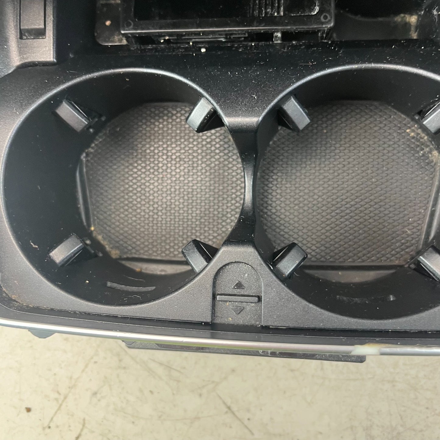 2015-2018 MERCEDES W205 C300 CENTER CONSOLE STORAGE COMPARTMENT TRAY A2056800310