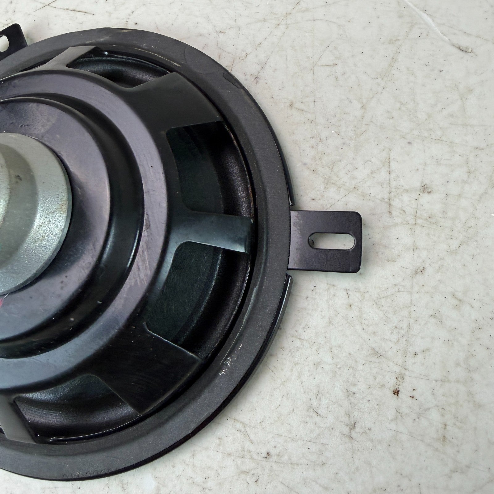 2017-2024 MASERATI LEVANTE FRONT OR REAR SIDE DOOR SOUND SPEAKER 06700372880 OEM