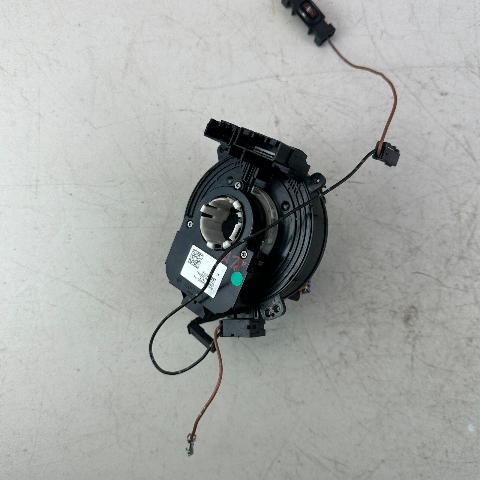 2016-2024 CHEVROLET CAMARO STEERING WHEEL CLOCK SPRING W/ HEATED OEM 23465301