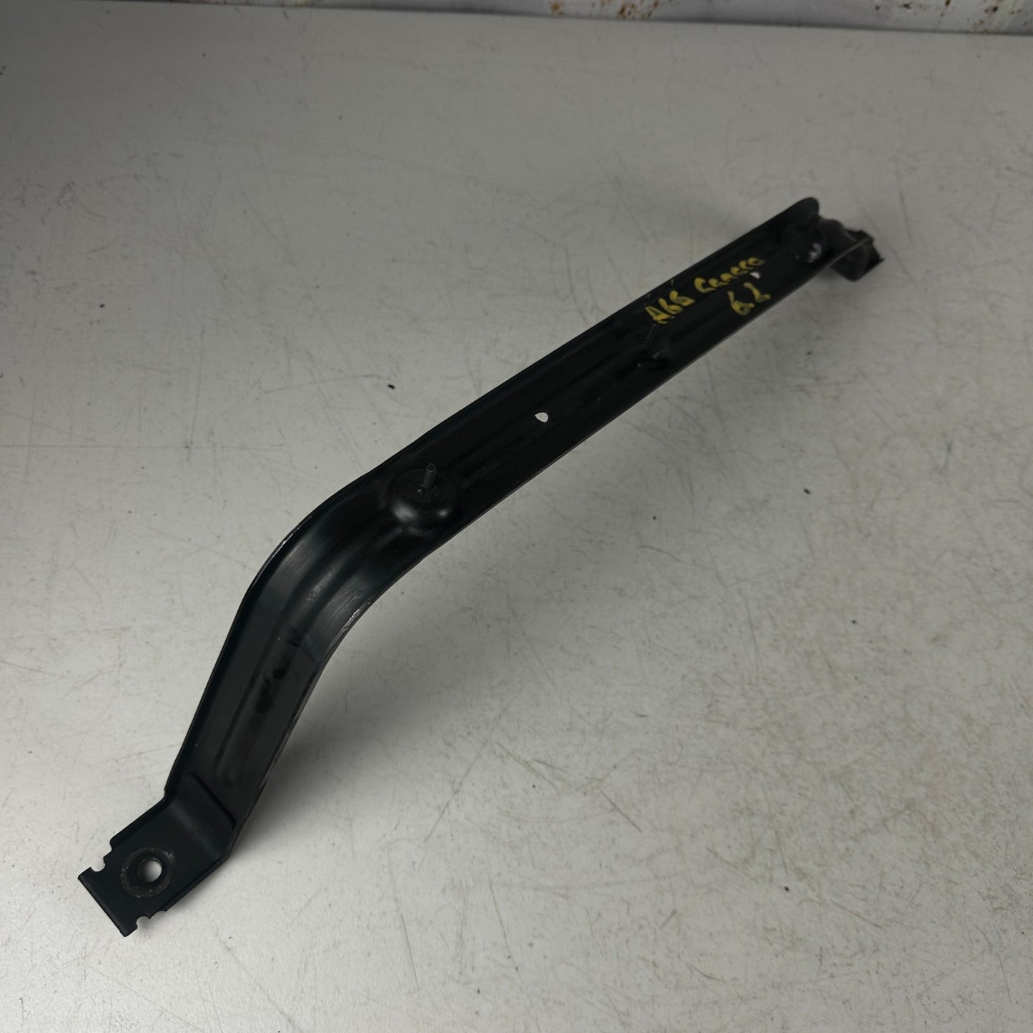 2016-2023 CHEVROLET CAMARO RWD REAR FUEL GAS TANK SUPPORT BRACKET STRAP OEM