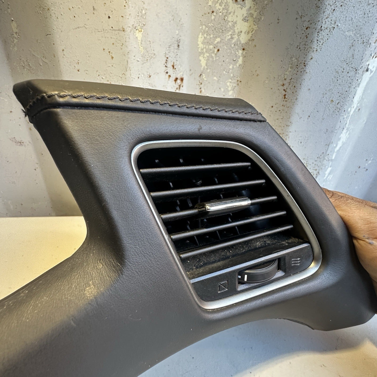 2014-2017 Acura RLX OEM Left Front Center Dash A/C Air Vent