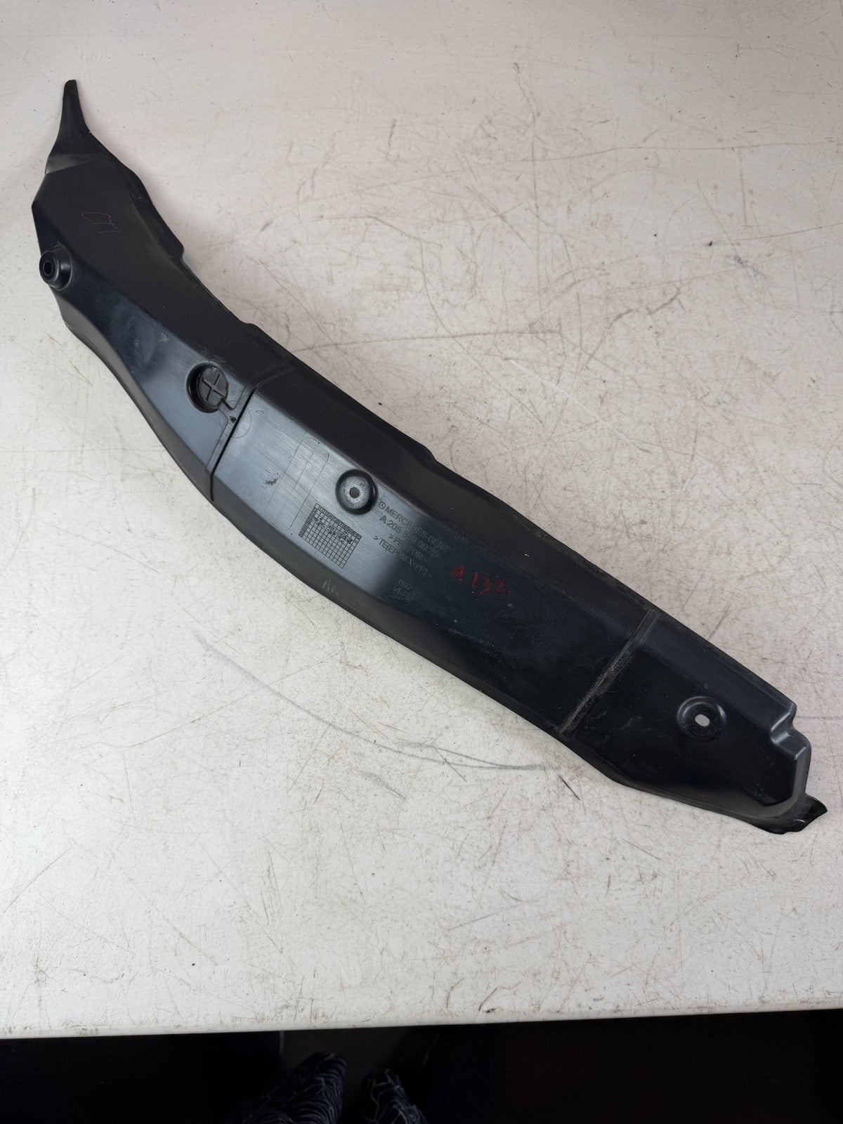 2015-2021 MERCEDES W205 C300 C43 C63 FRONT RIGHT FENDER REARWARD GAP COVER OEM