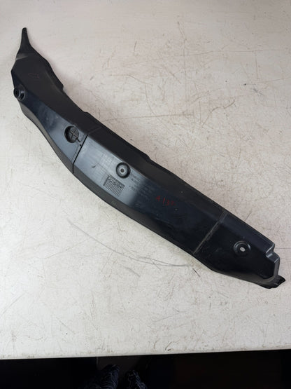 2015-2021 MERCEDES W205 C300 C43 C63 FRONT RIGHT FENDER REARWARD GAP COVER OEM