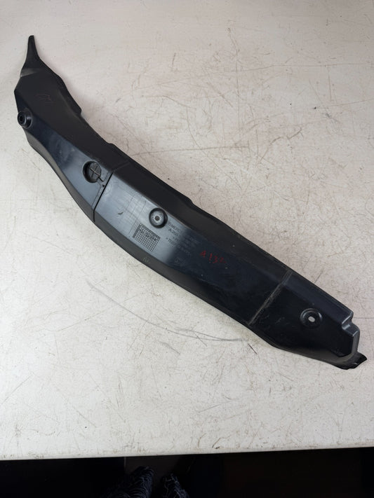 2015-2021 MERCEDES W205 C300 C43 C63 FRONT RIGHT FENDER REARWARD GAP COVER OEM