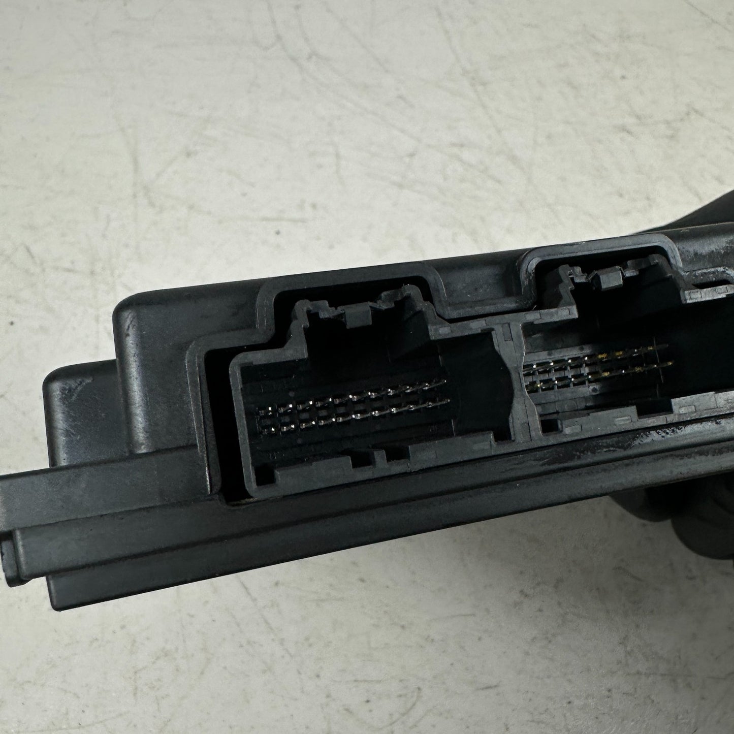 2019-2024 CHEVROLET CAMARO KEYLESS ENTRY THEFT LOCKING CONTROL MODULE UNIT OEM