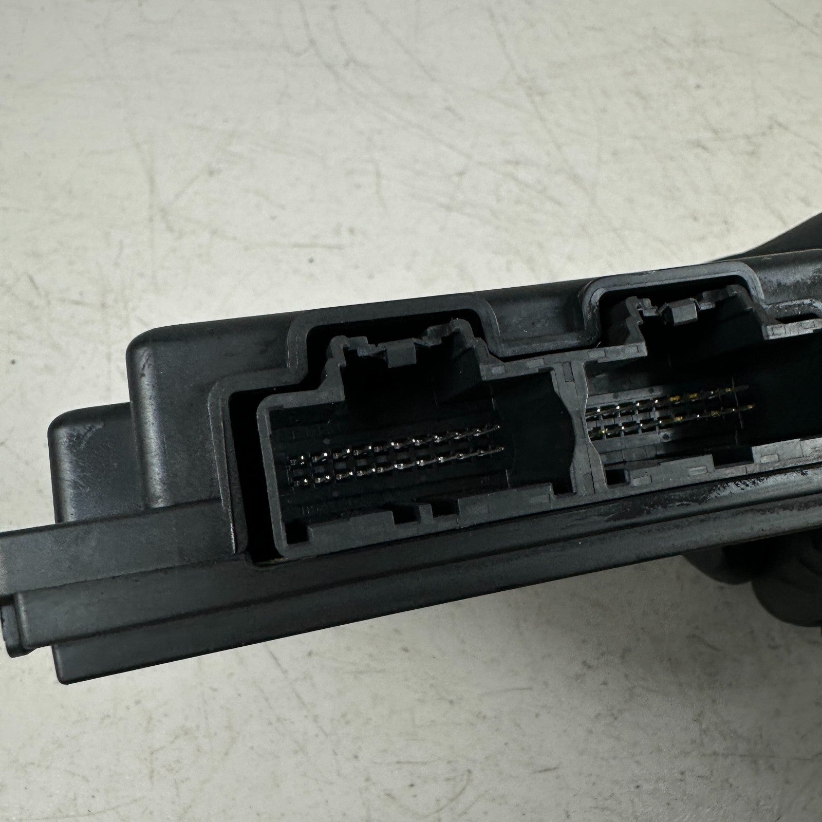 2019-2024 CHEVROLET CAMARO KEYLESS ENTRY THEFT LOCKING CONTROL MODULE UNIT OEM
