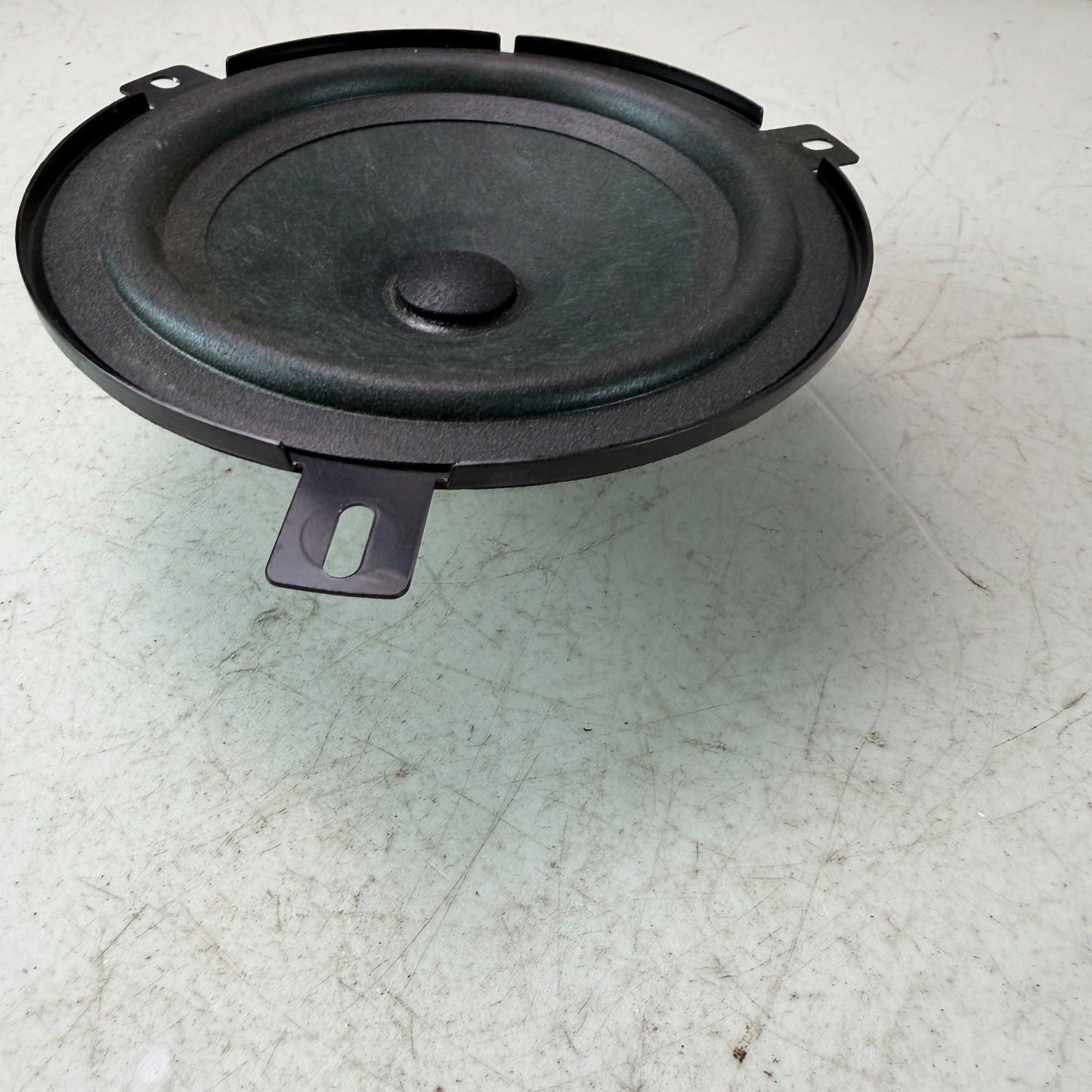 2017-2024 MASERATI LEVANTE FRONT OR REAR SIDE DOOR SOUND SPEAKER 06700372880 OEM