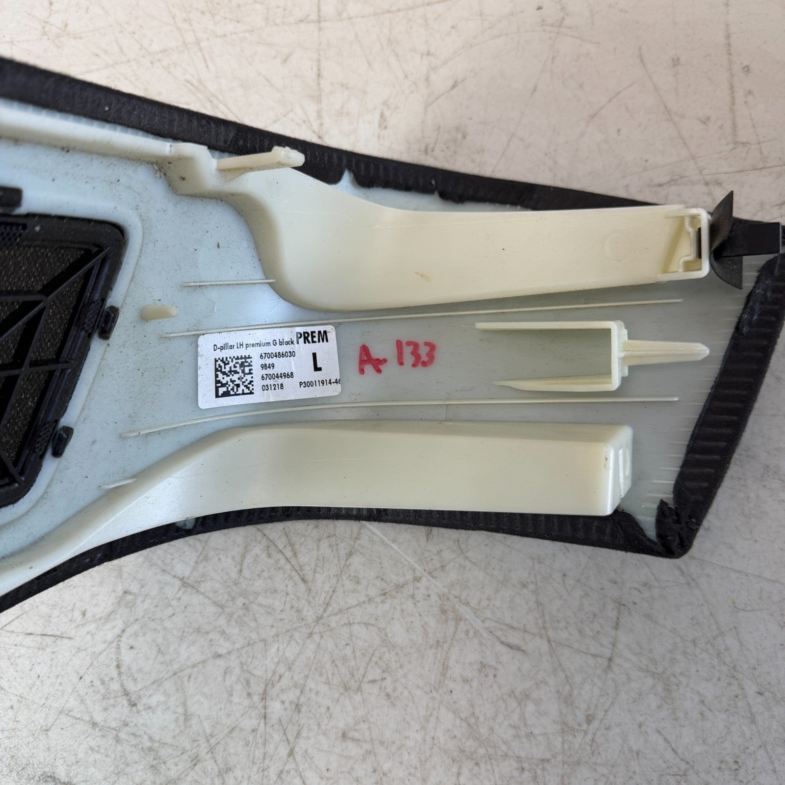2017 - 2020 MASERATI LEVANTE REAR LEFT SIDE D PILLAR UPPER COVER TRIM PANEL OEM