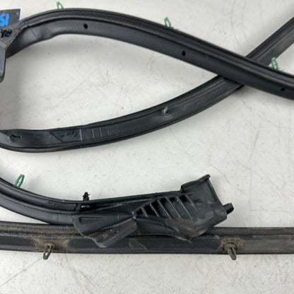 05-13 CHEVROLET CORVETTE FRONTLEFT DRIVER SIDE DOOR WEATHERSTRIP RUBBER SEAL OEM